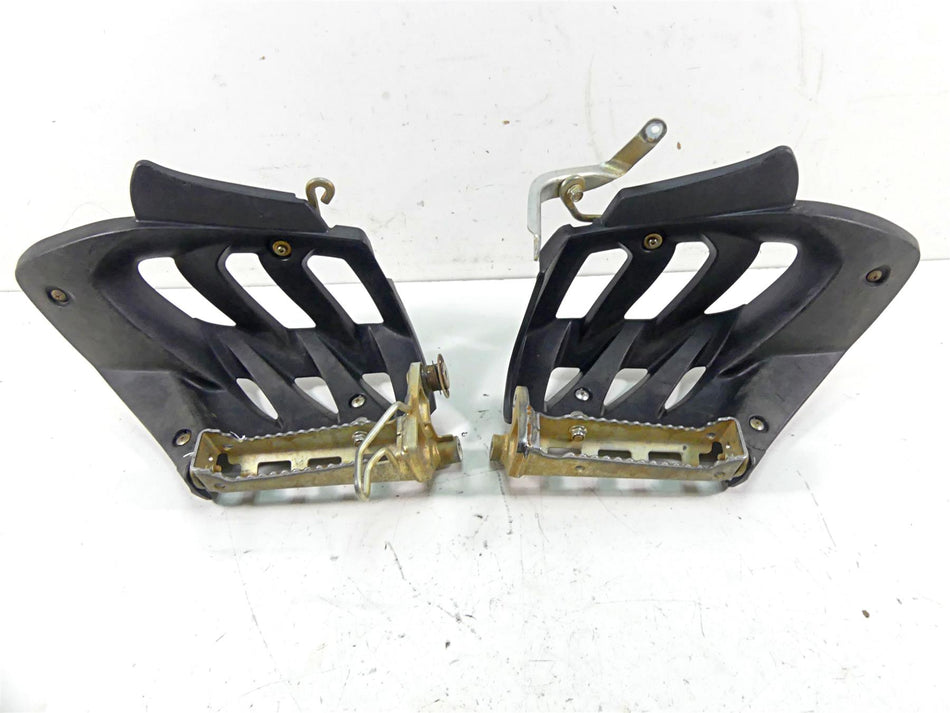 2020 Yamaha YFM 700 Raptor Foot Peg Rest Set L 1PE-F7411-00-00 R 1PE-F7421-00-00 {{ shop.shopifyCountryName }} - Mototech271