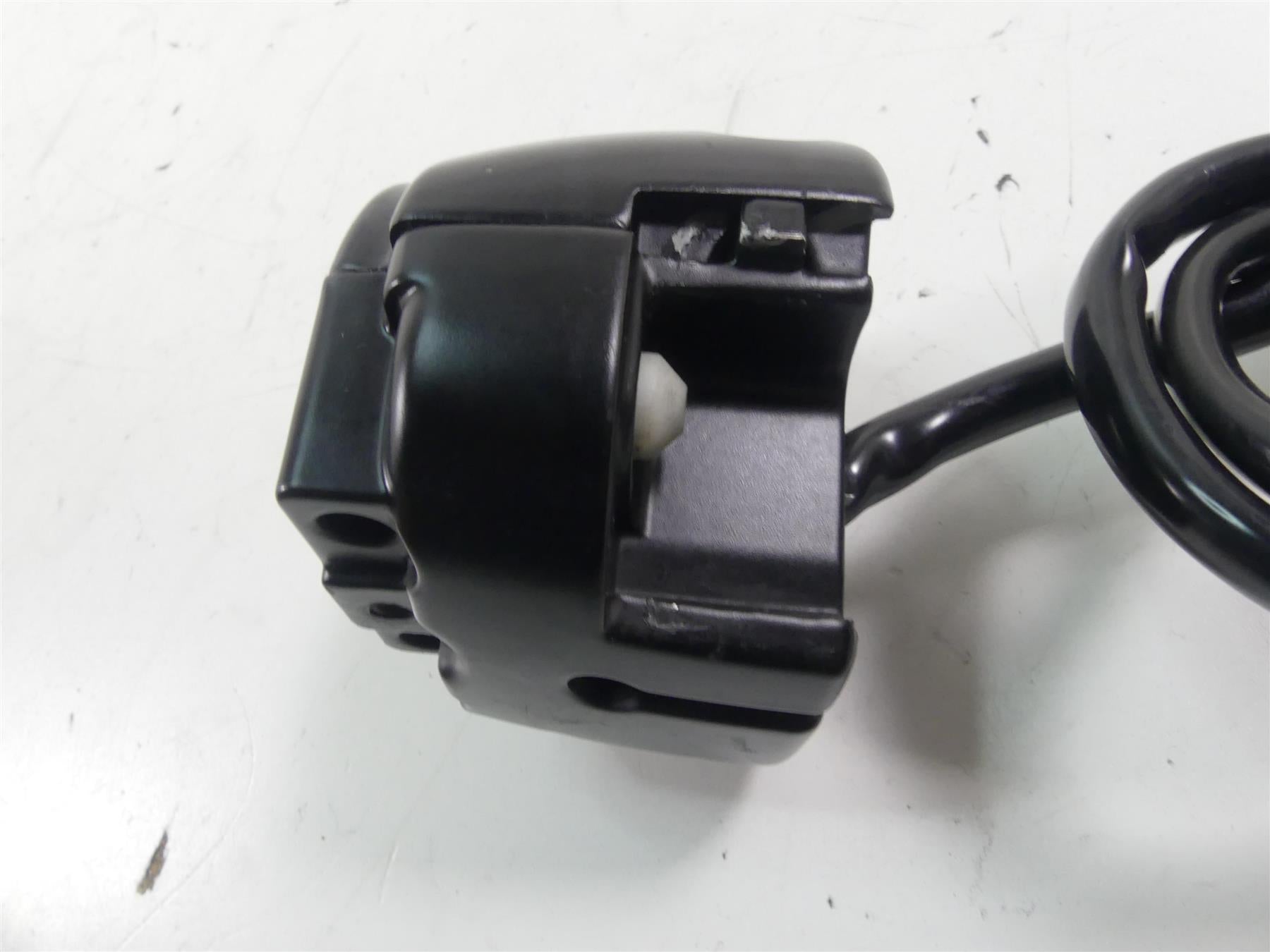 2019 Harley Softail FXBB Street Bob Right Hand Start Control Switch 71500462 {{ shop.shopifyCountryName }} - Mototech271