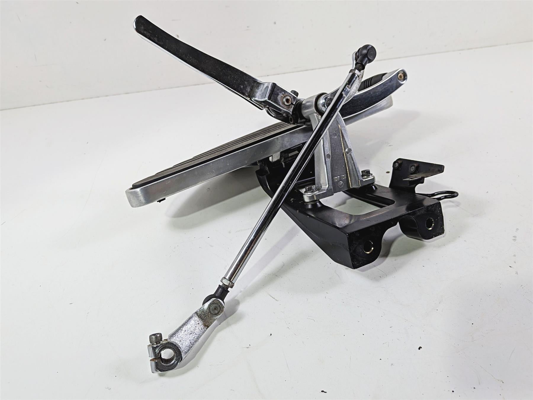 2008 Yamaha XV1900 Roadliner S Left Floorboard & Shifter 1D7-27410-00-00 {{ shop.shopifyCountryName }} - Mototech271