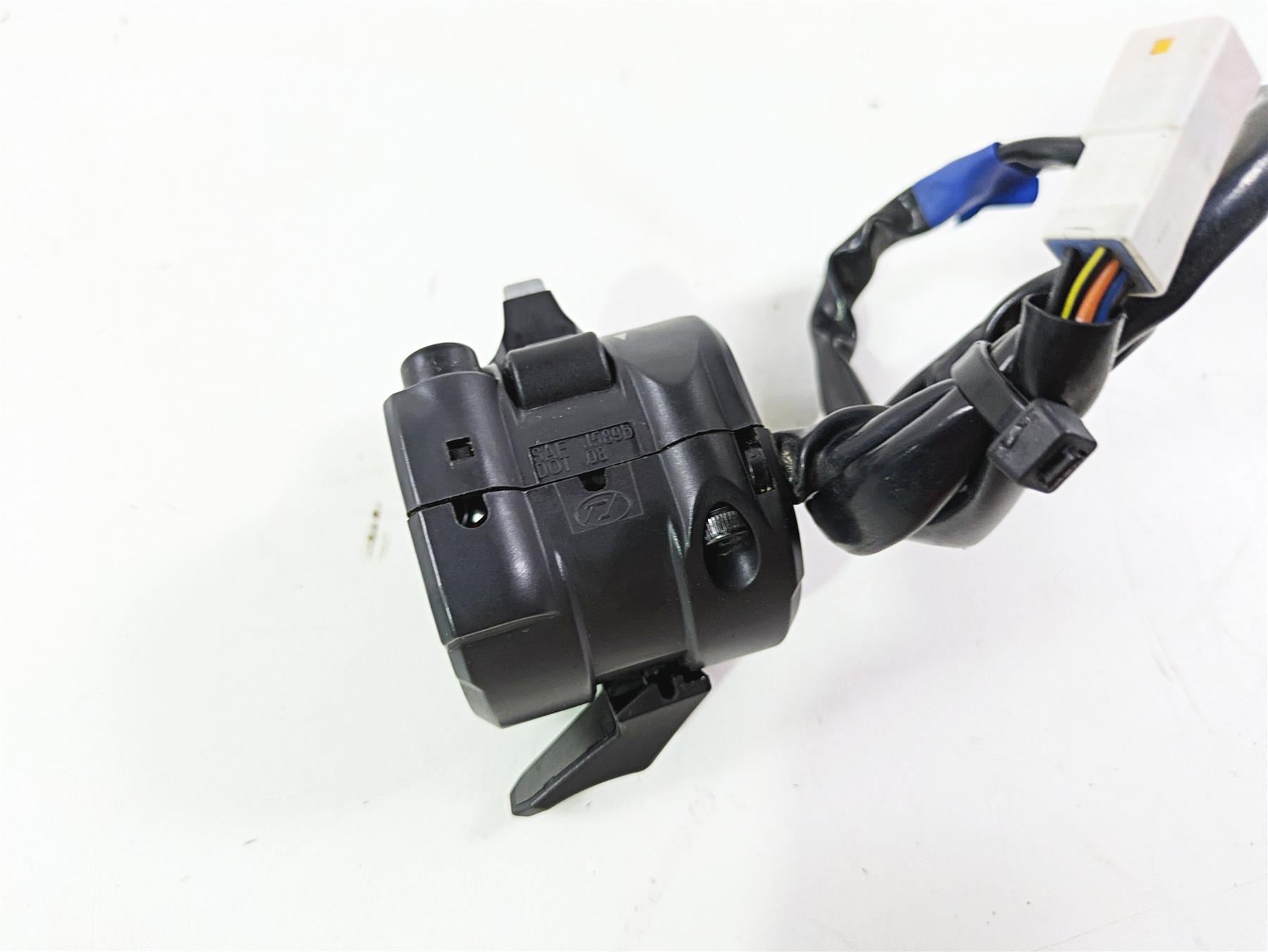 2016 Ducati Monster 1200 S Left Hand Control Switch Horn Blinker 65110141A {{ shop.shopifyCountryName }} - Mototech271