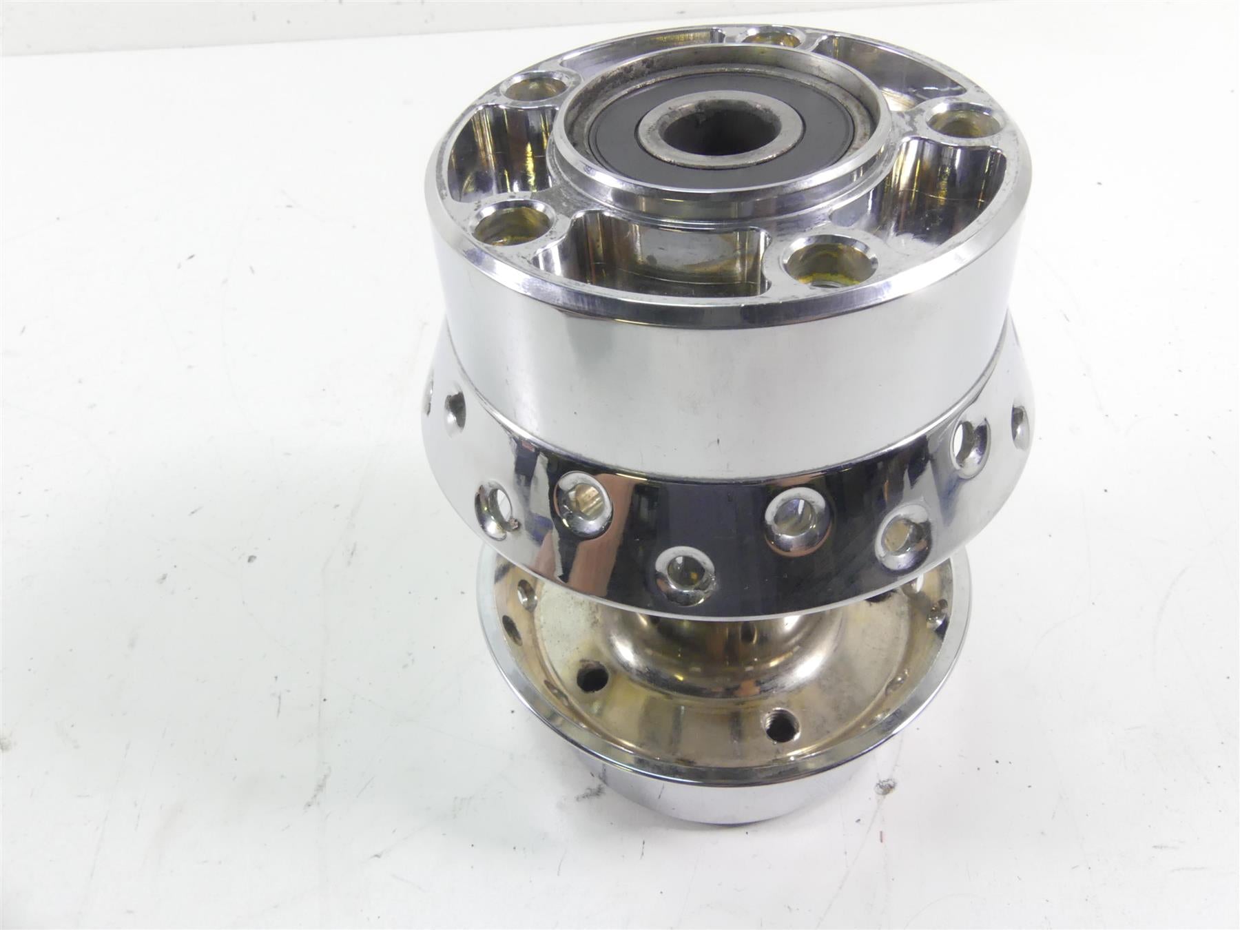 2004 Harley FXDWGI Dyna Wide Glide Rear Chrome Spoke Wheel Hub 40975-05A {{ shop.shopifyCountryName }} - Mototech271