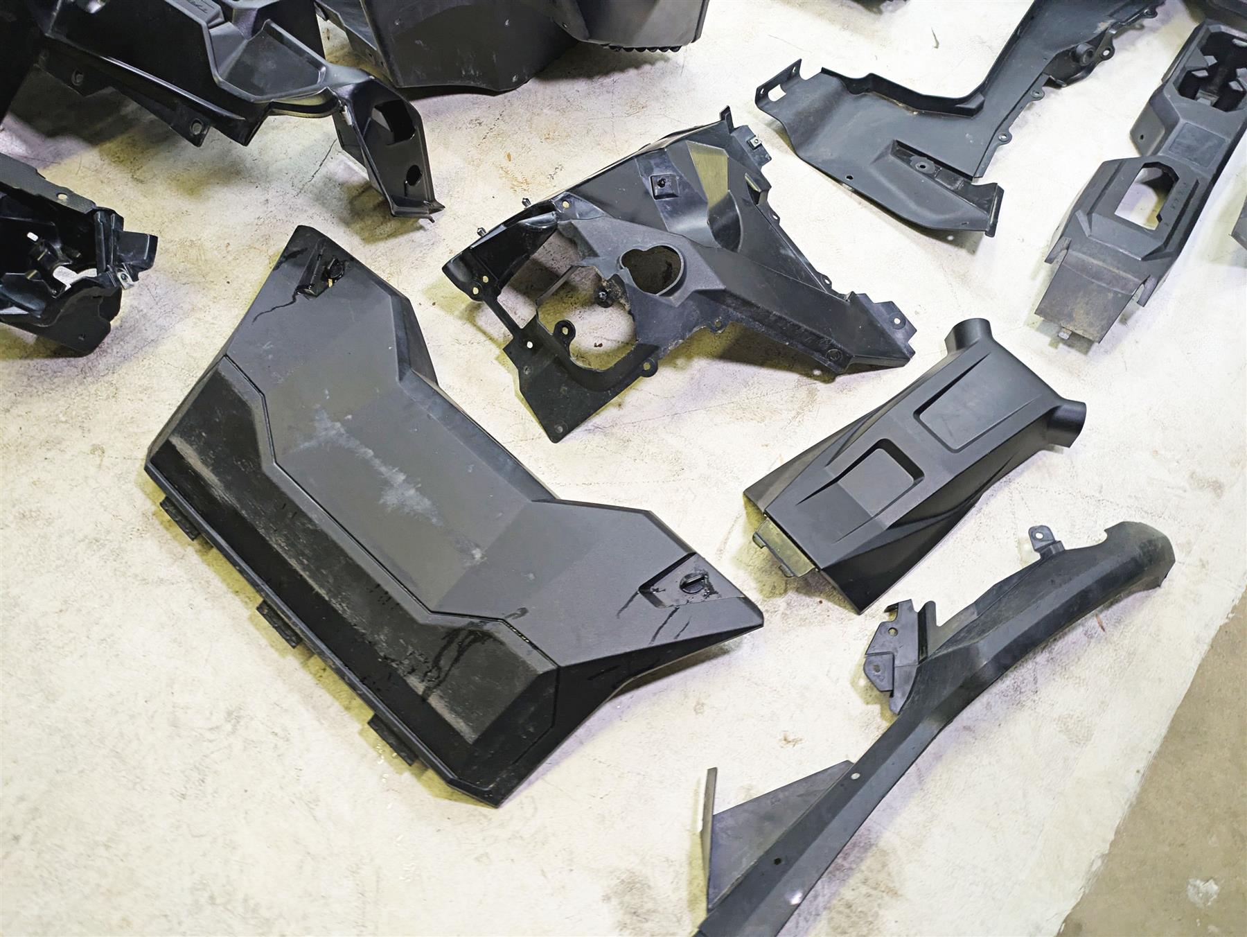 2023 Honda Talon SXS1000 S2R Interior Covers + Fuel Tank & Air Cleaner 64260-HL6 {{ shop.shopifyCountryName }} - Mototech271