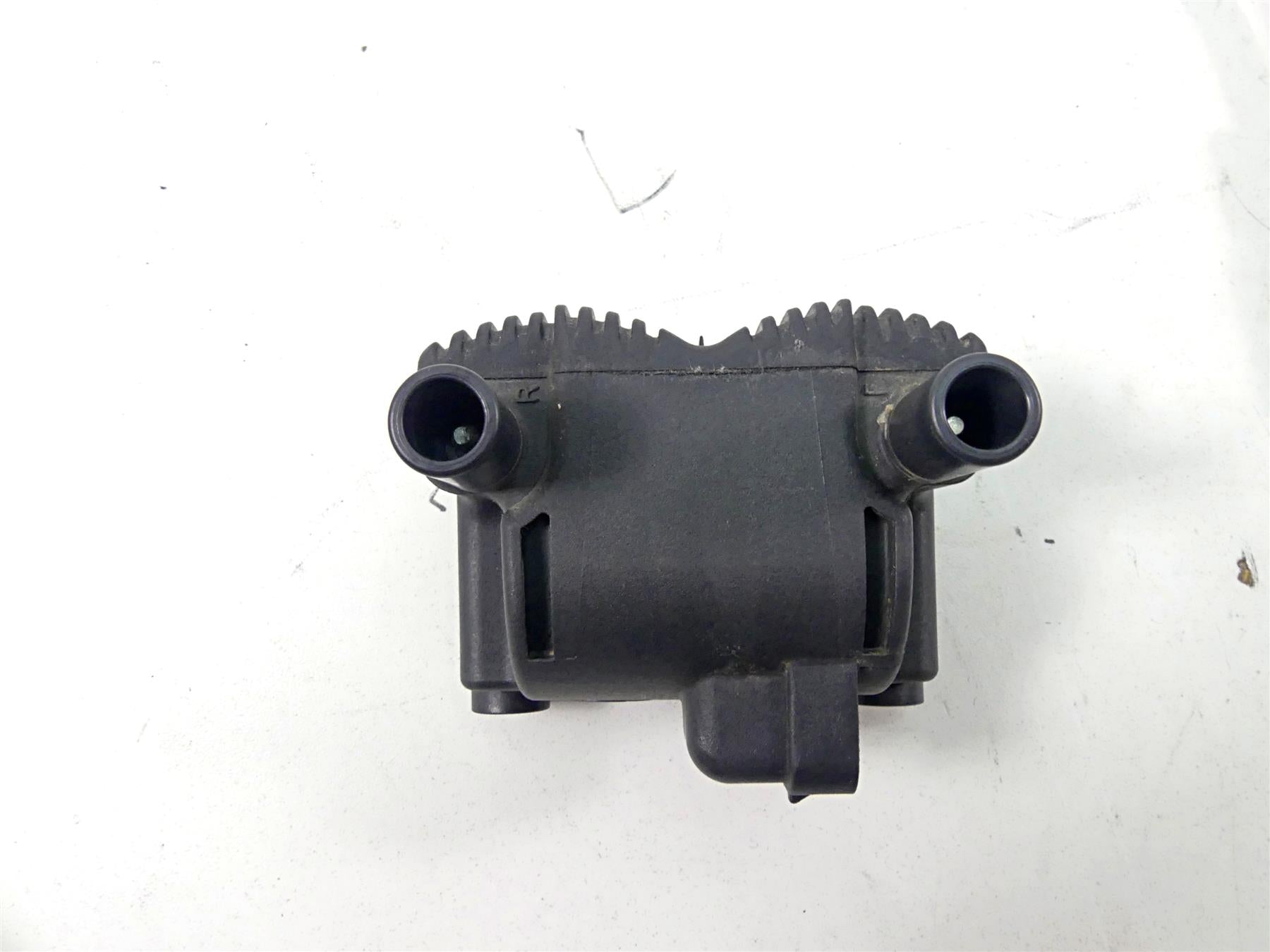 2004 Harley Touring FLHTCUI Electra Glide Ignition Coil Wires Plugs 31743-01 {{ shop.shopifyCountryName }} - Mototech271