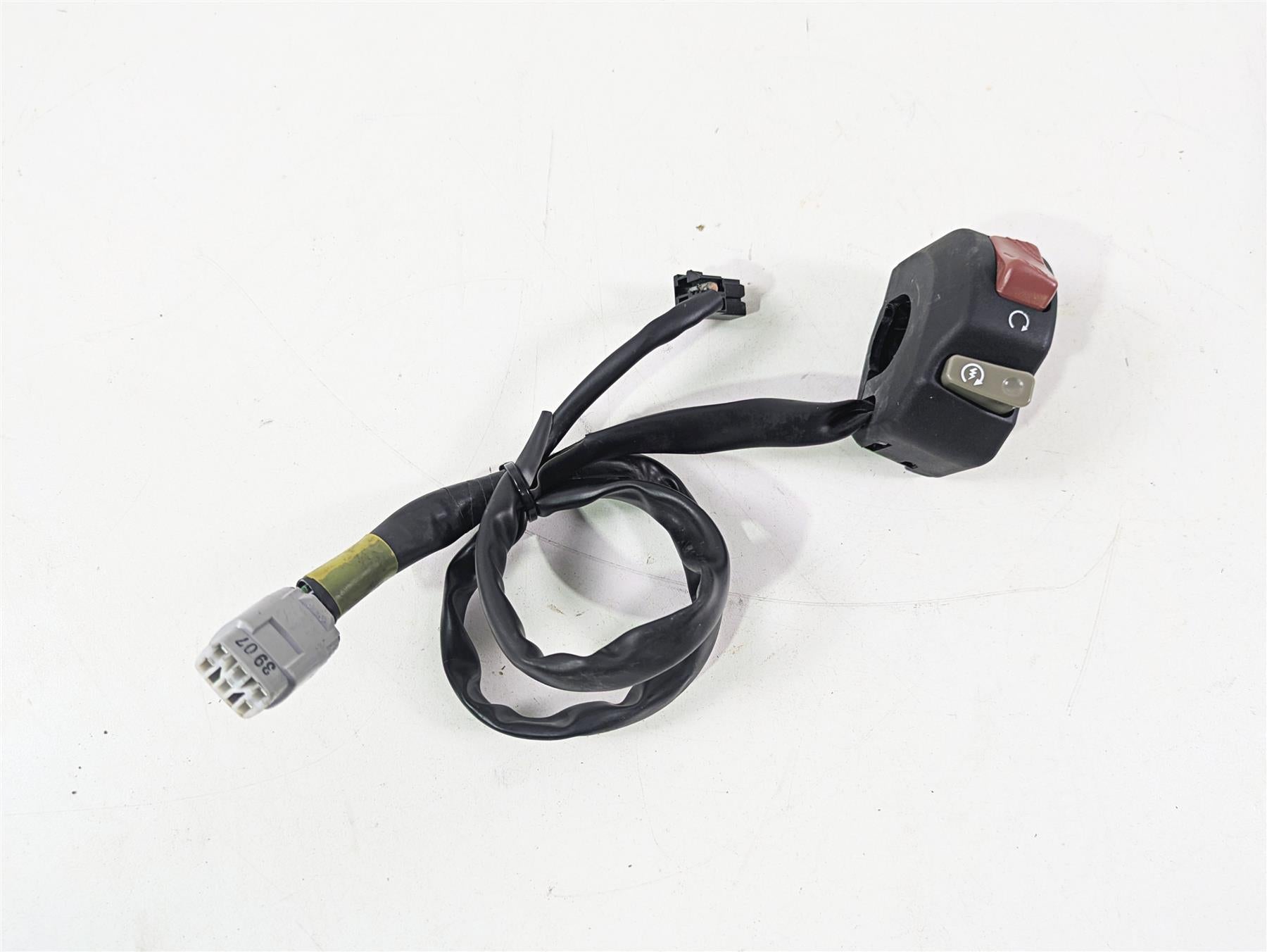 2024 Kawasaki ZX6R ZX636 Ninja Right Hand Control Switch Start Kill 46091-0625 {{ shop.shopifyCountryName }} - Mototech271