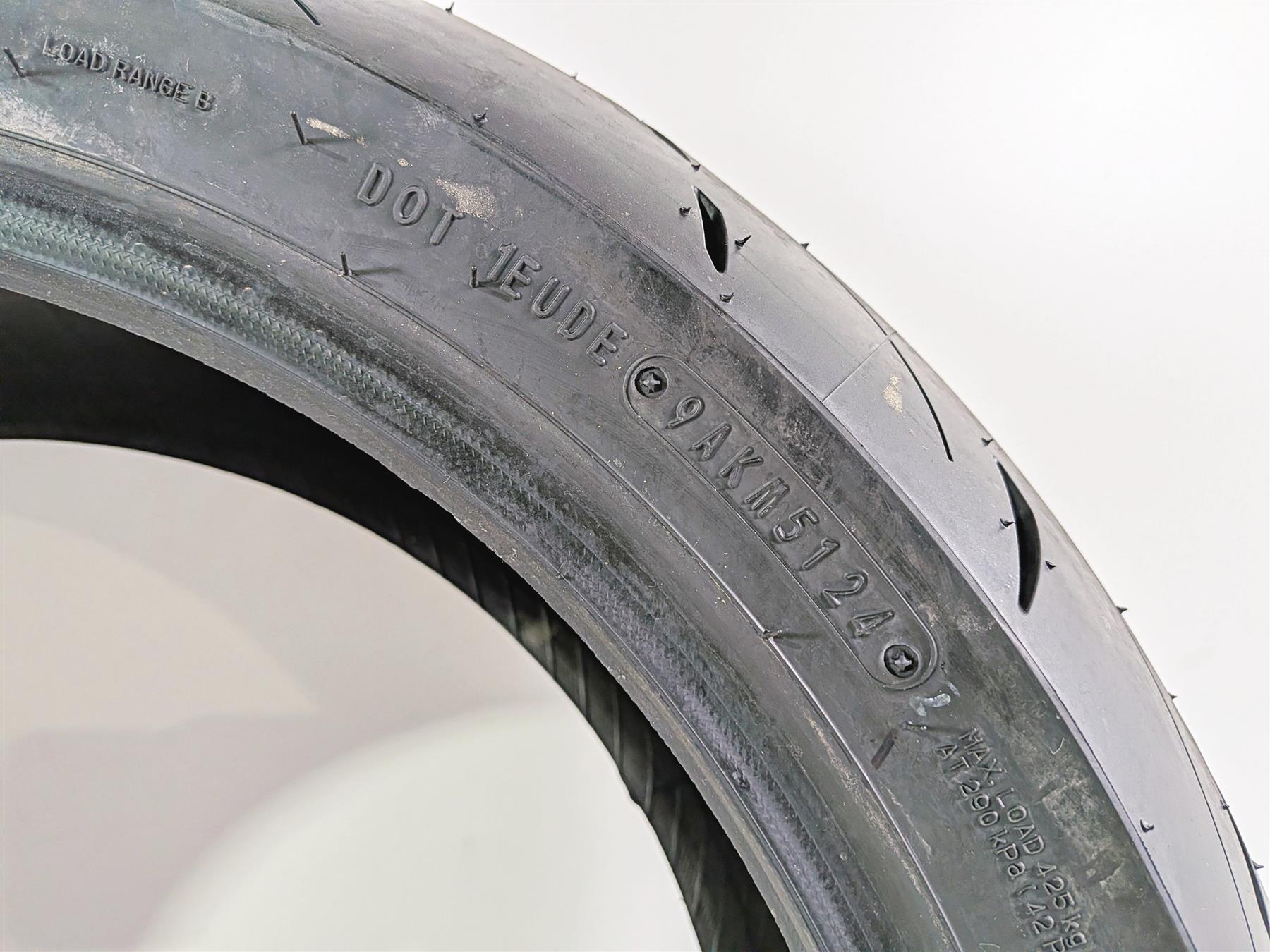 Used Motorcycle Rear Tire Dunlop Sportmax Roadsport 2 200/55-R17 78W DOT5124 636541-Mototech271