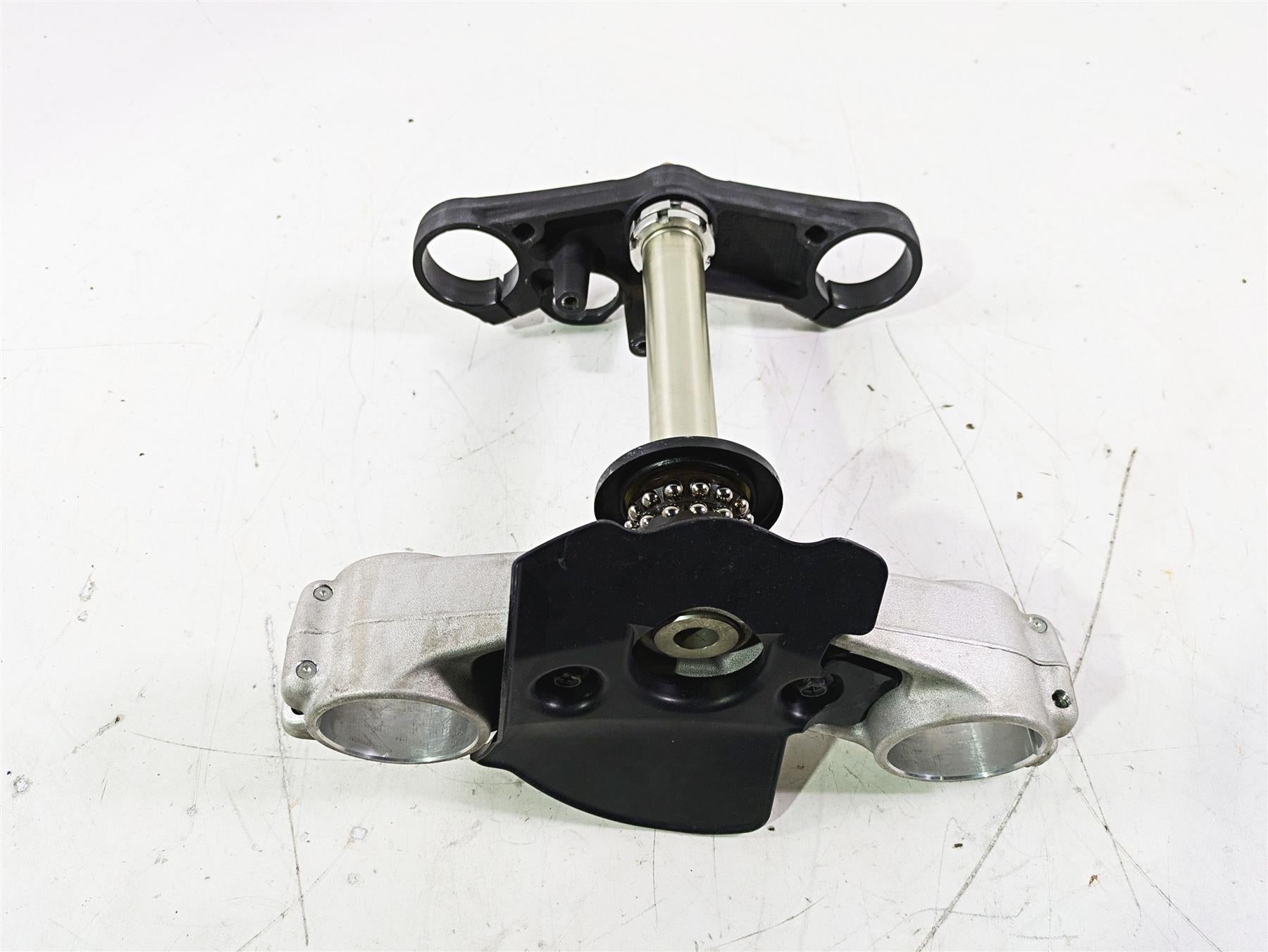 2016 Suzuki GSXR1000 Upper Lower Triple Tree Set - Read 51311-47H00 1410-47H20 {{ shop.shopifyCountryName }} - Mototech271