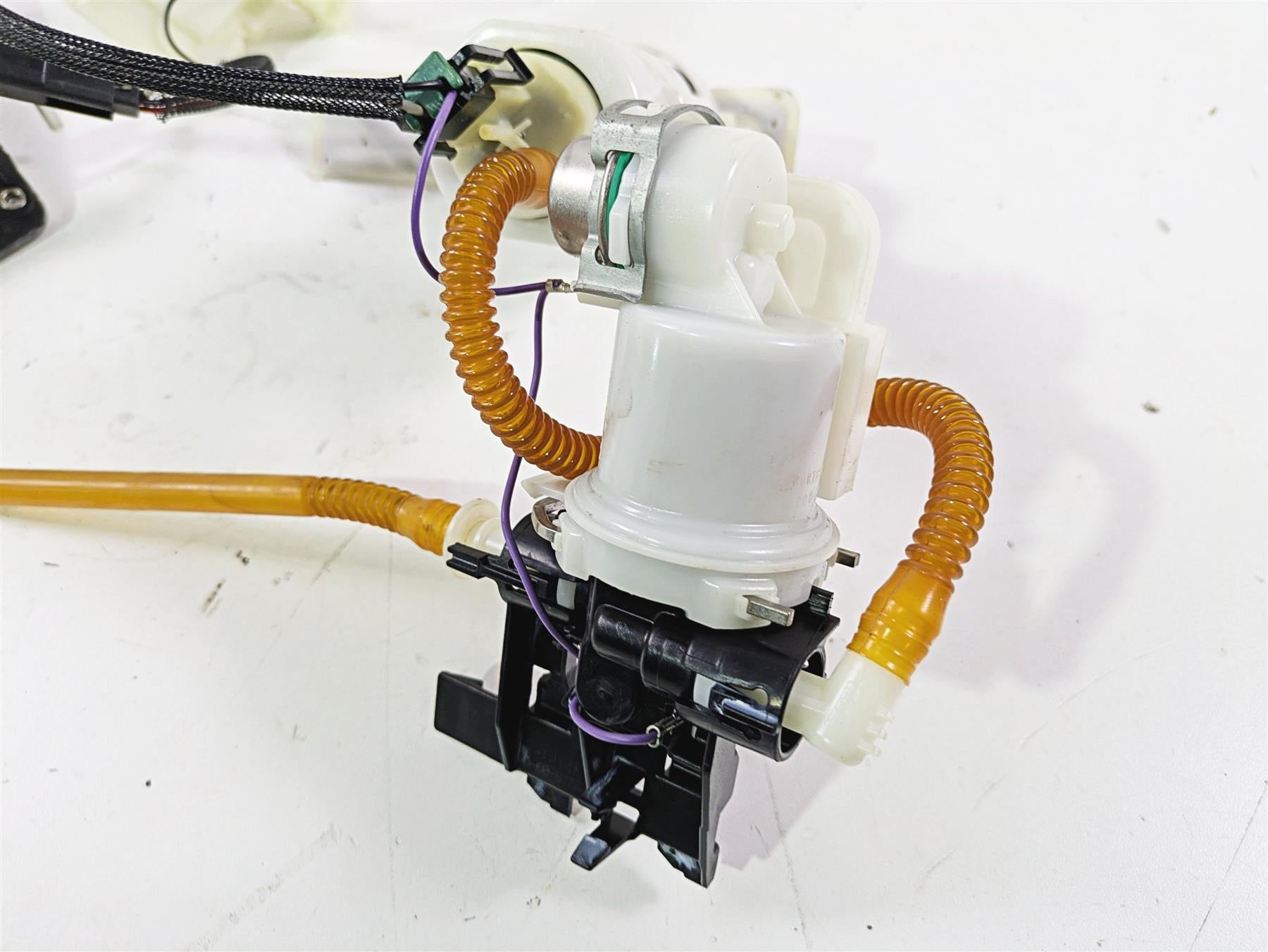 2015 Harley FXDF Dyna Fat Bob Fuel Gas Petrol Pump - Tested 75218-04D 75217-04A {{ shop.shopifyCountryName }} - Mototech271