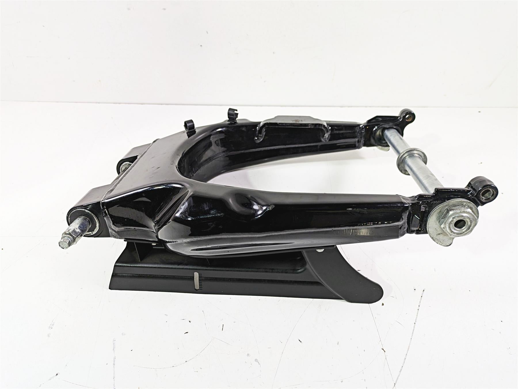 2015 Harley Touring FLHTKL E -Glide Low Rear Swingarm + Axle Set 47549-09A | Mototech271