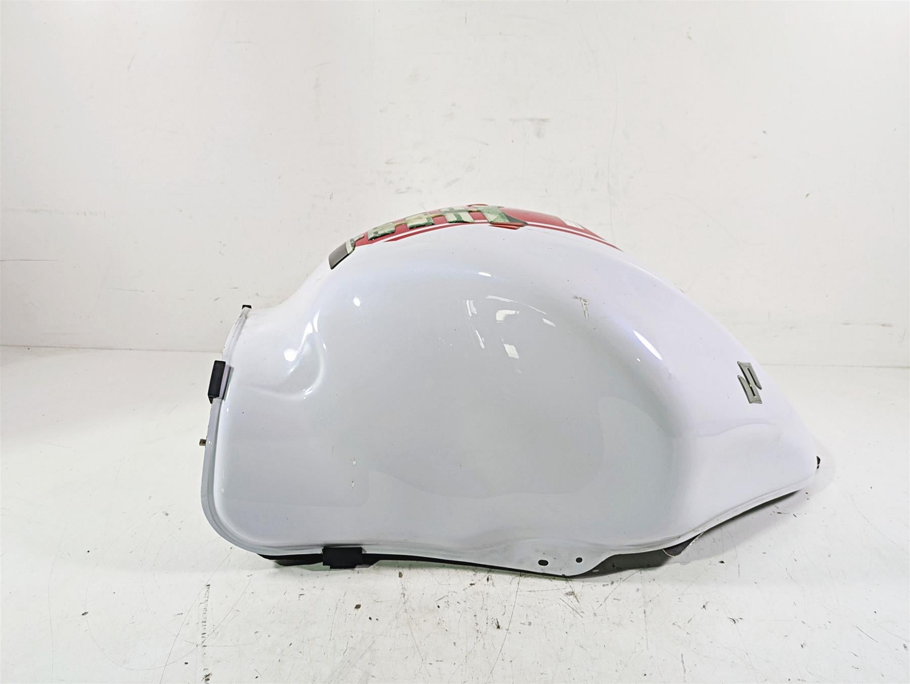 2018 Suzuki GSX1300 R Hayabusa Fuel Gas Petrol Tank Reservoir 44100-15H61 {{ shop.shopifyCountryName }} - Mototech271
