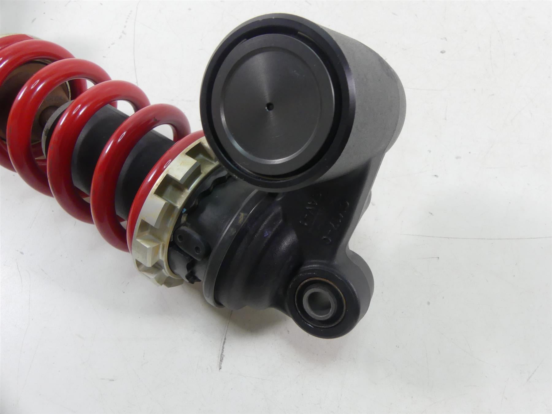 2019 Triumph Street Triple 765R Rear Shock Showa Damper T2057972 {{ shop.shopifyCountryName }} - Mototech271