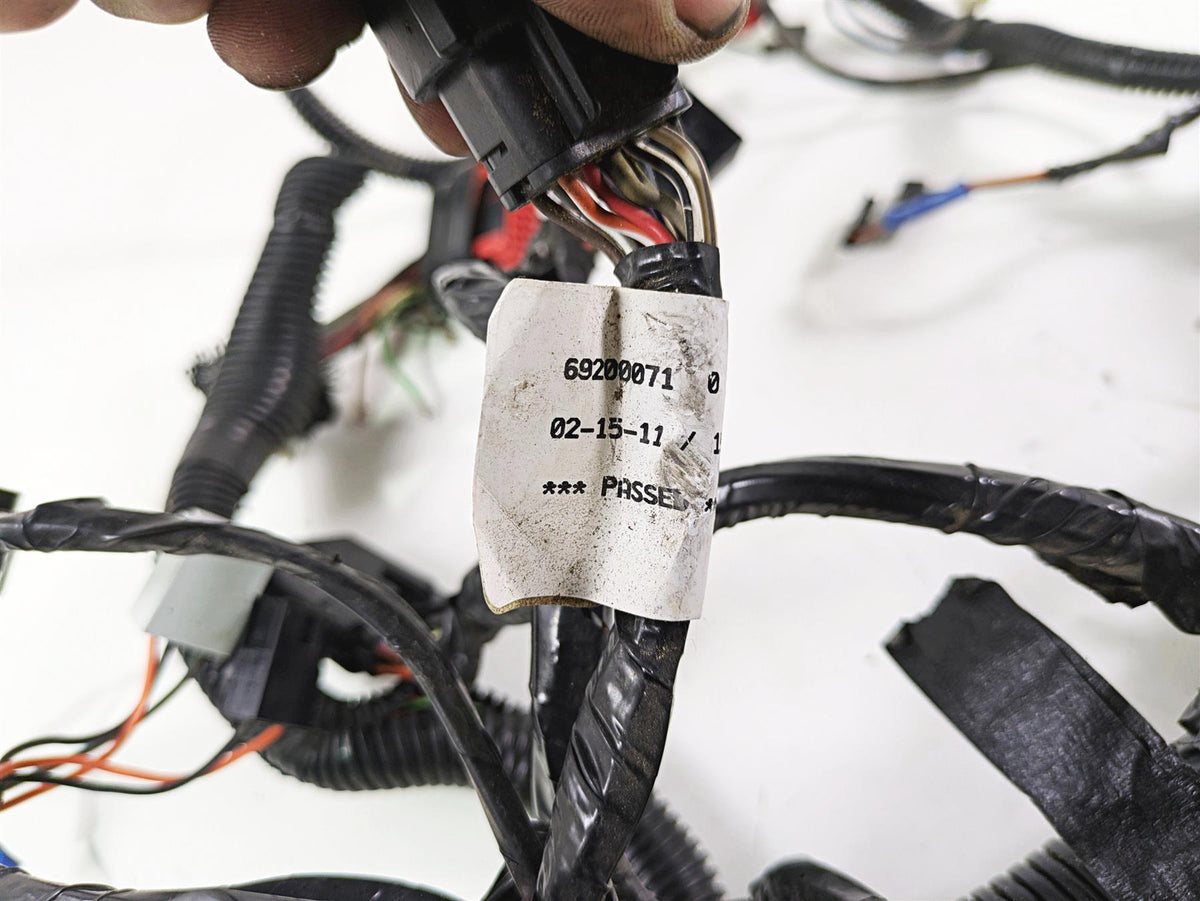 2011 Harley Touring FLHTCUSE CVO E-Glide Front Fairing Wiring Harness READ 69200071 {{ shop.shopifyCountryName }} - Mototech271