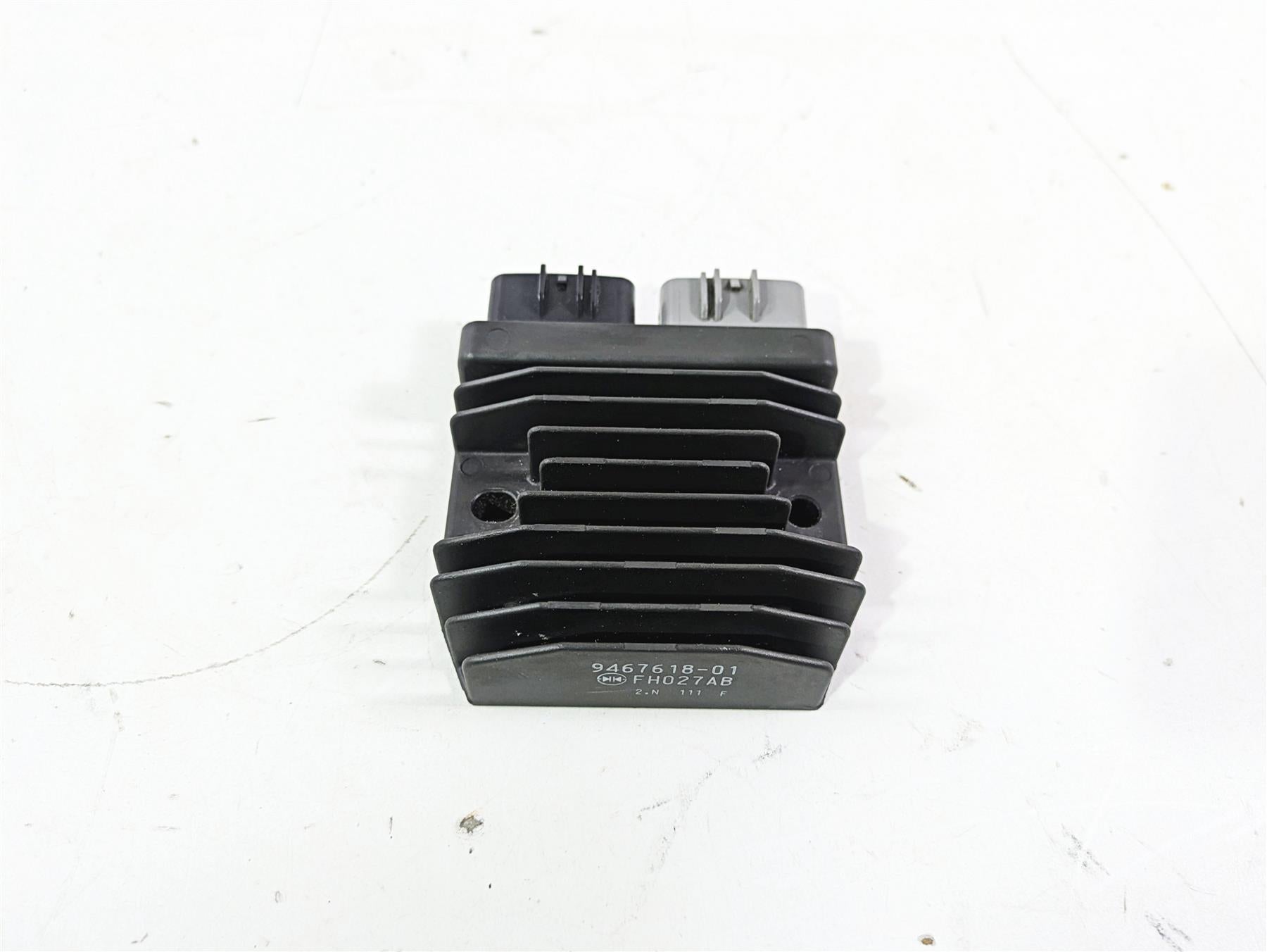 2015 BMW R1200GS Adv K51 Rectifier Voltage Regulator FH927AB 12318523367 {{ shop.shopifyCountryName }} - Mototech271