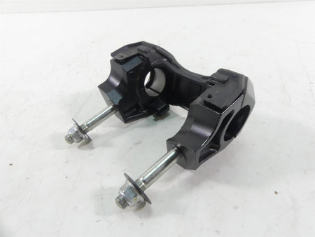 2013 Yamaha VMX17 V-Max 1700 Handlebar Handel Bar Riser Set 2S3-23441-00-00 {{ shop.shopifyCountryName }} - Mototech271