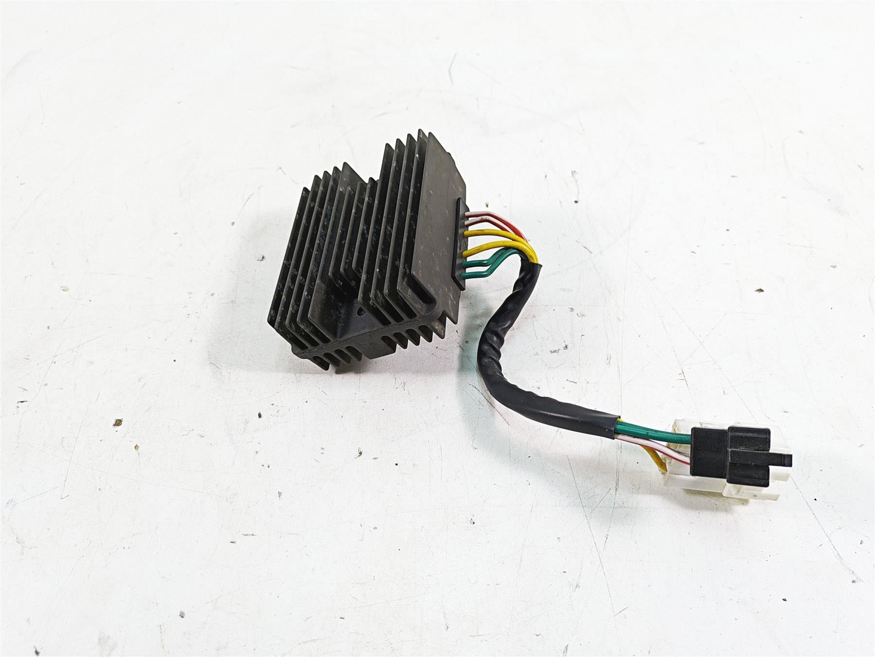 2013 Moto Guzzi V7 750 Stone Rectifier Voltage Regulator 883878 {{ shop.shopifyCountryName }} - Mototech271