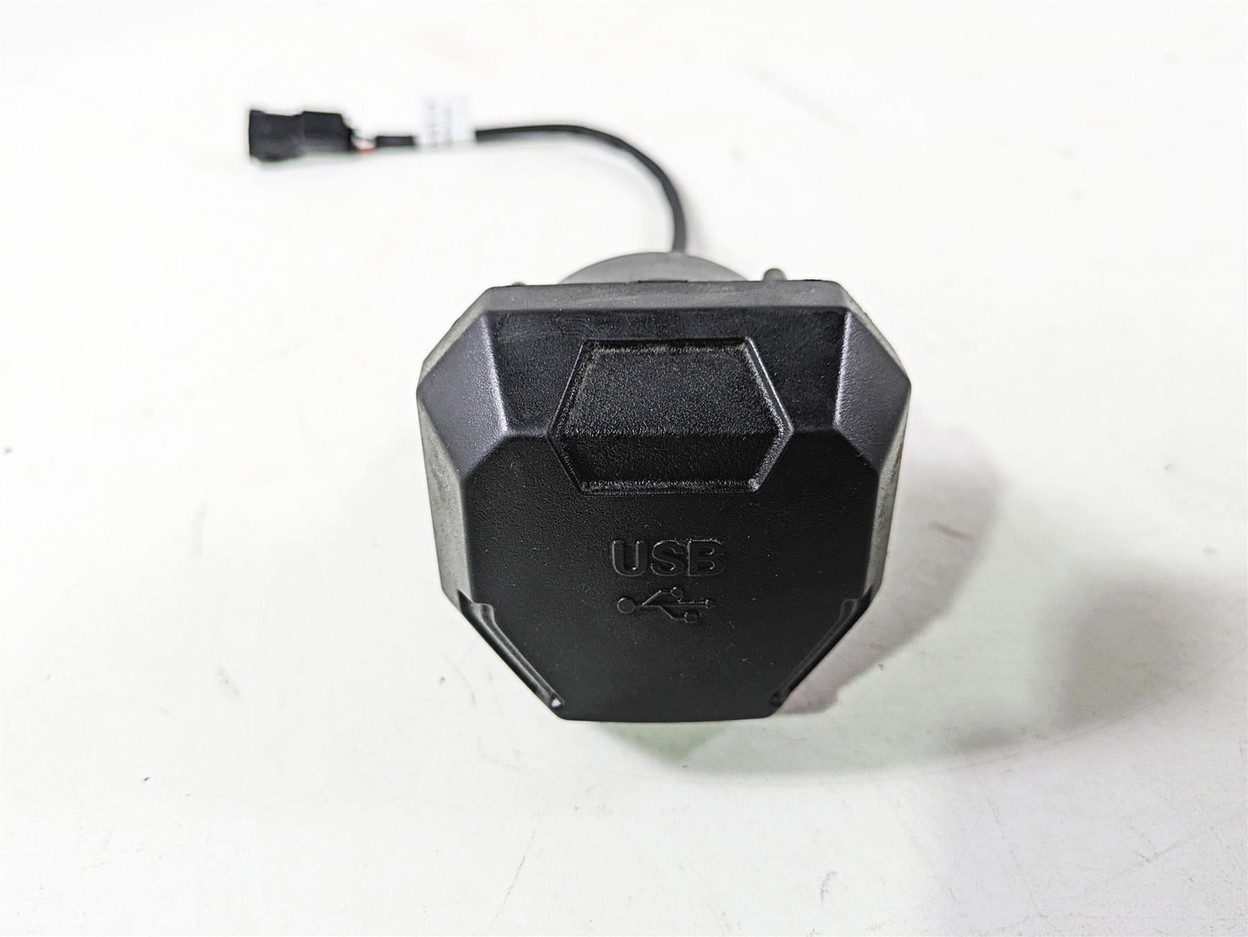 2023 Kawasaki KLR KL 650 Adventure Dash Usb Port & Housing 59221-0021 {{ shop.shopifyCountryName }} - Mototech271