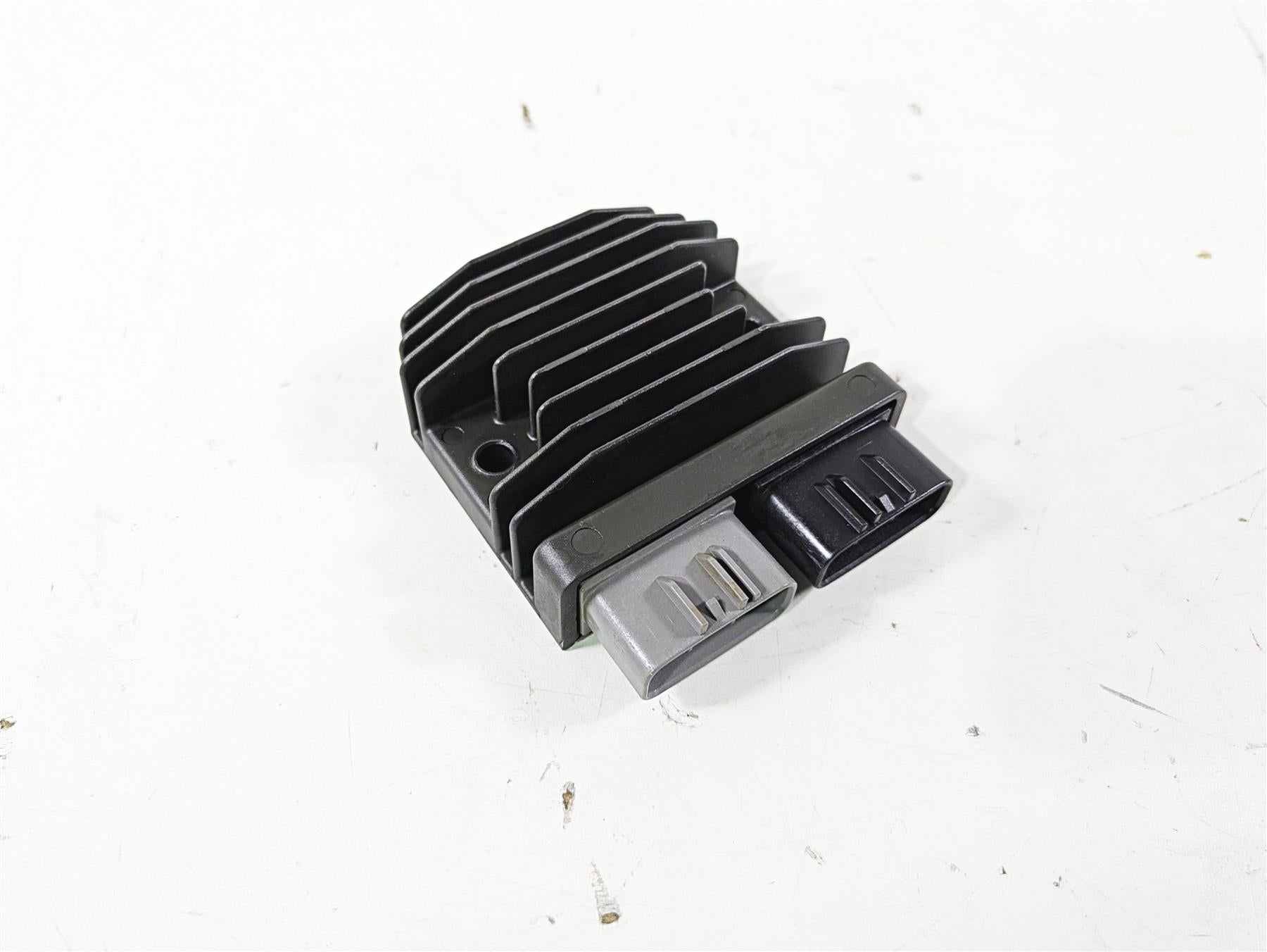 2022 Yamaha YXZ1000 R Rectifier Voltage Regulator B5H-81960-00-00 FH027DA {{ shop.shopifyCountryName }} - Mototech271