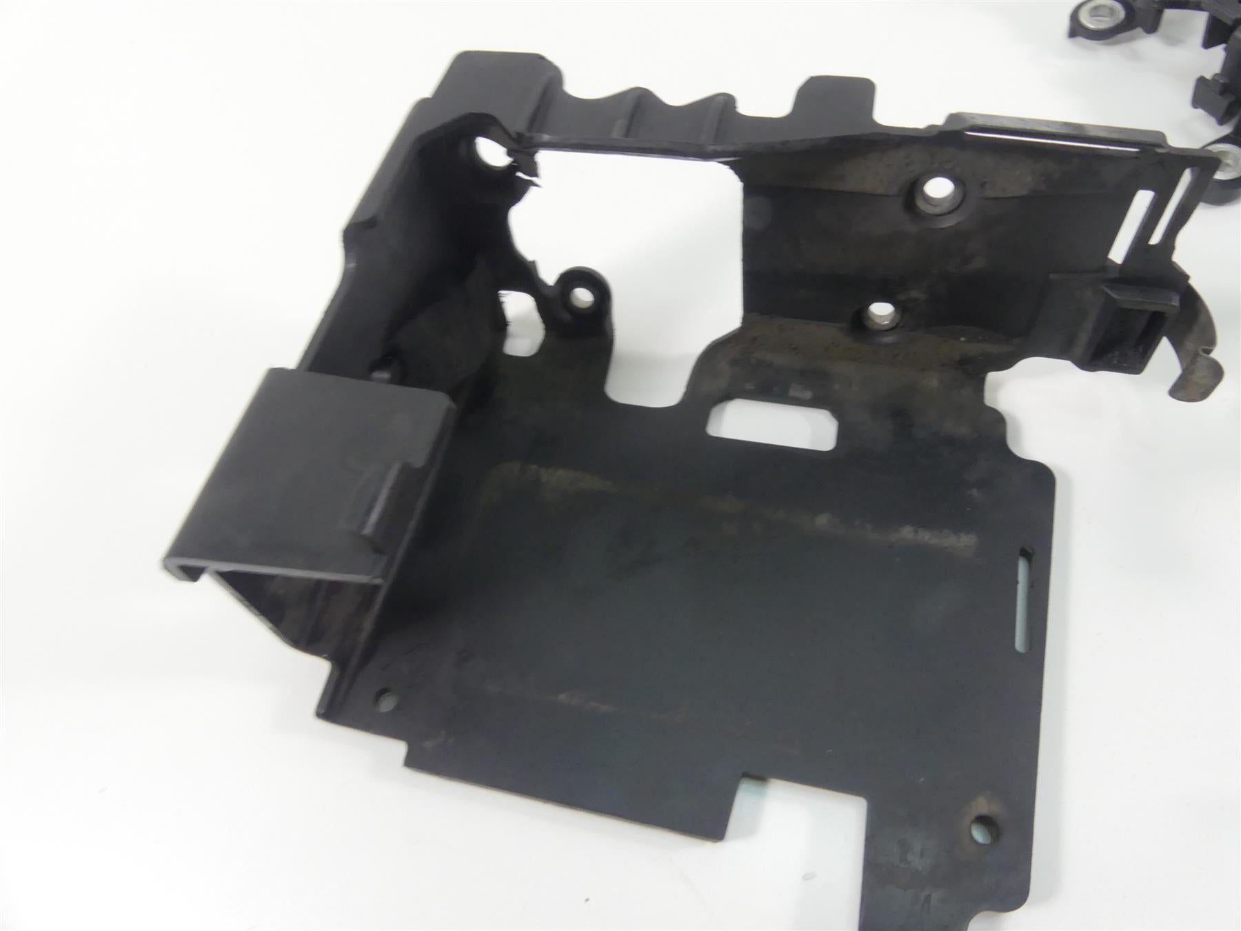 2019 Harley Softail FLSB Sport Glide Electrical Carrier Plastic Set 69201632 {{ shop.shopifyCountryName }} - Mototech271