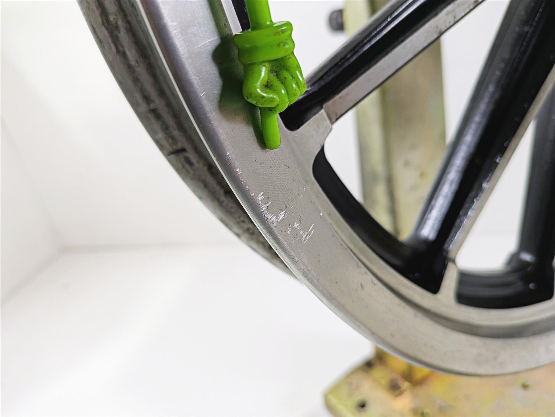 1999 Harley Dyna FXDL Low Rider 19x2.15 Front Wheel 13 Spoke Cast Rim 43499-96 {{ shop.shopifyCountryName }} - Mototech271