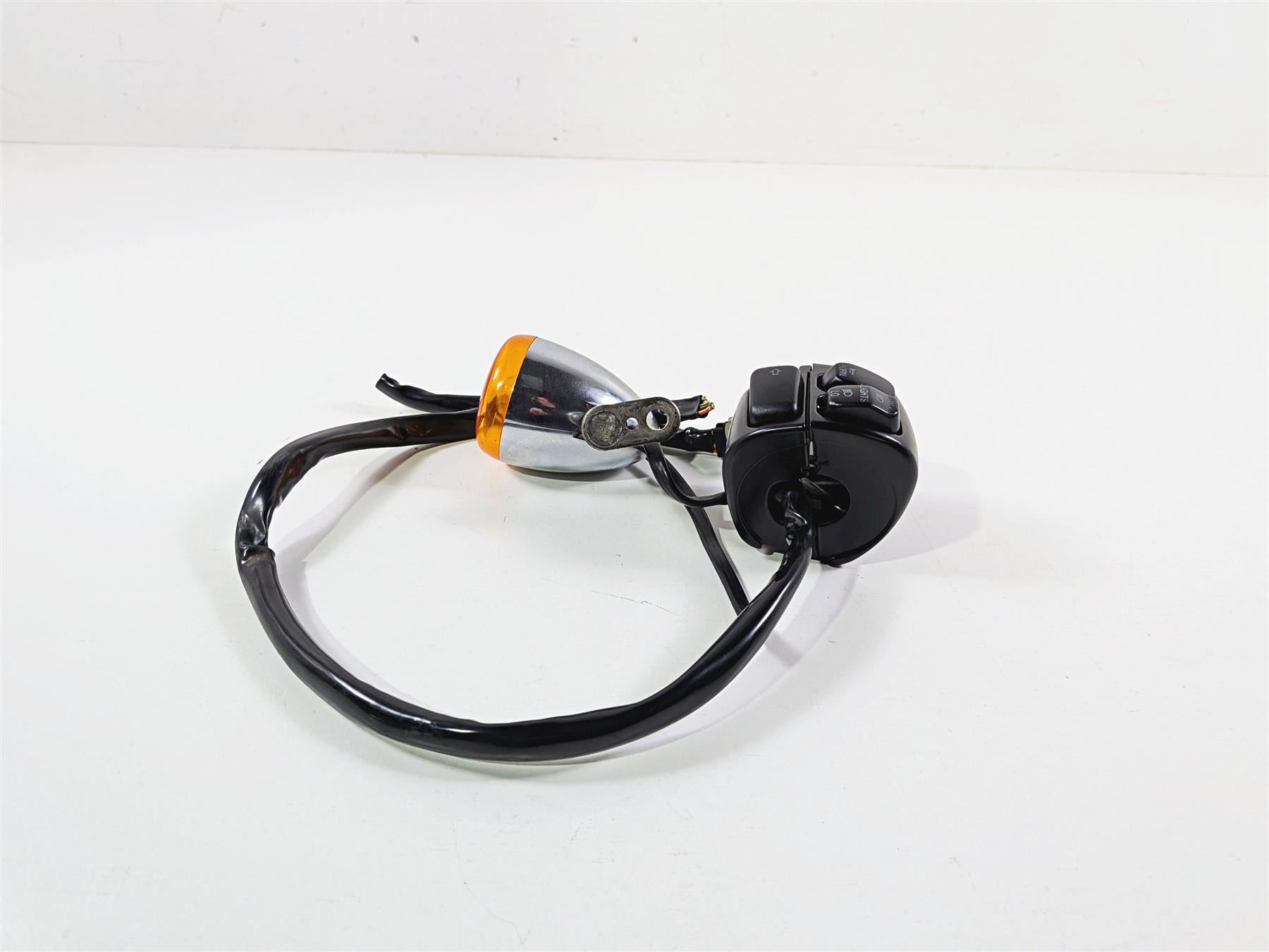 2009 Harley FXCWC Softail Rocker Left Hand Control Switch Turn Signal 71682-06 {{ shop.shopifyCountryName }} - Mototech271