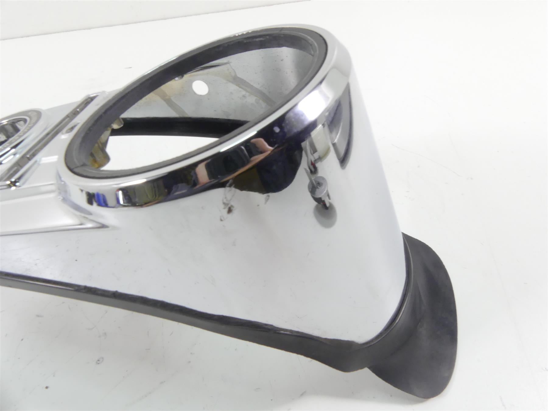 2007 Harley Touring FLHR SE CVO Road King Fuel Tank Dash Console Cover 69105-02 {{ shop.shopifyCountryName }} - Mototech271