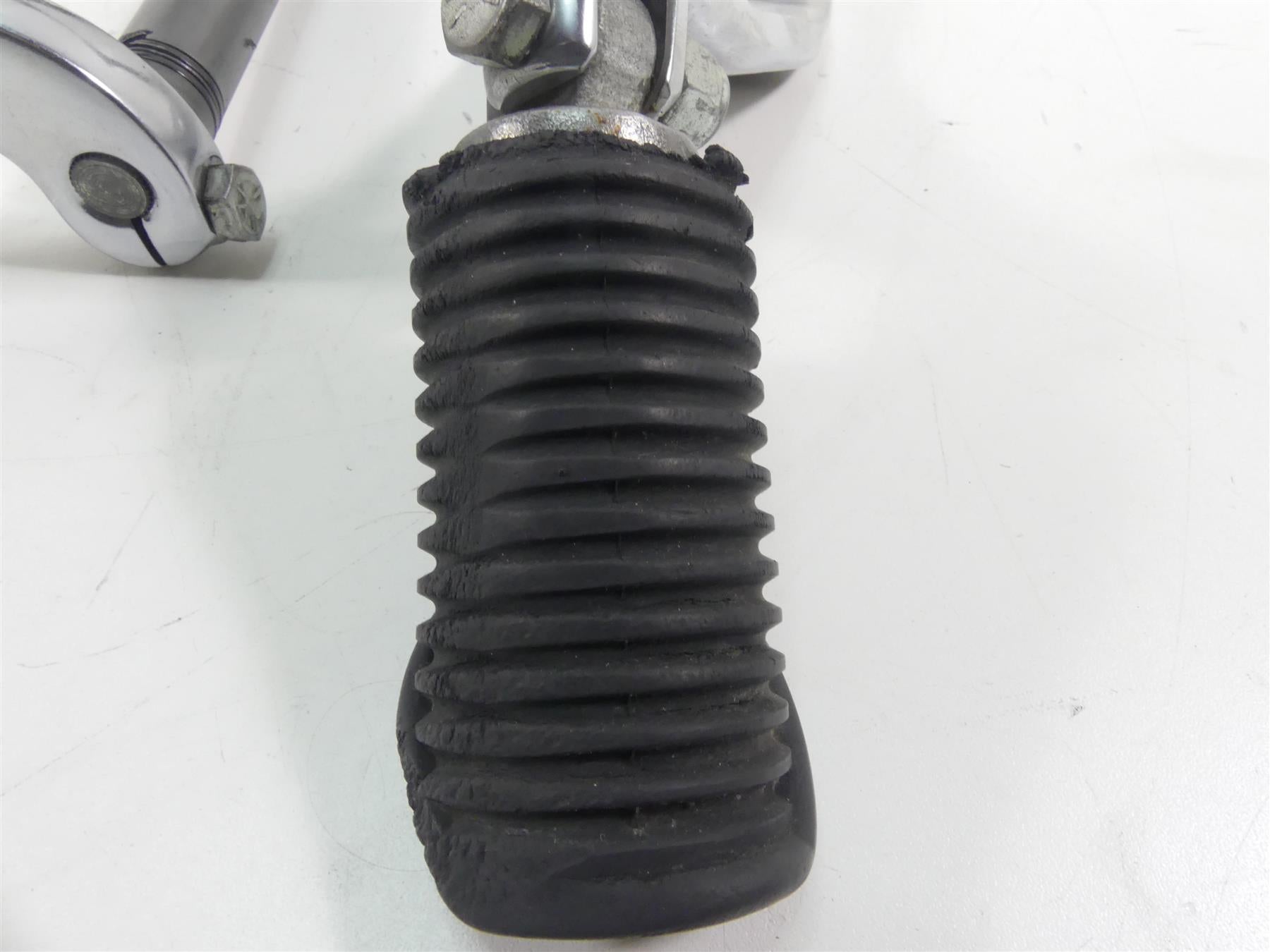 2003 Harley Dyna 100TH FXDL Low Rider Left Front Footpeg & Shifter Mid 50639-90 {{ shop.shopifyCountryName }} - Mototech271