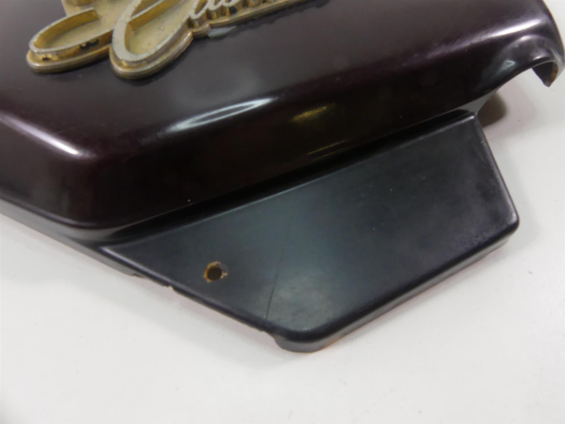 1980 Honda CB750C Custom Left Right Side Cover Emblem Set 83610-425-730ZA {{ shop.shopifyCountryName }} - Mototech271