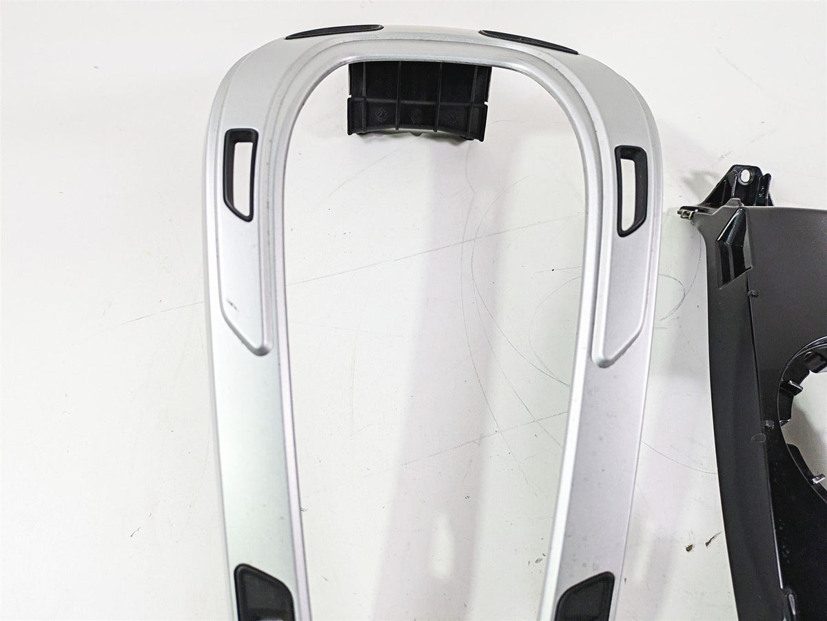 2009 BMW R1200RT K26 Center Tank Cover & Luggage Rack 46637682974 {{ shop.shopifyCountryName }} - Mototech271