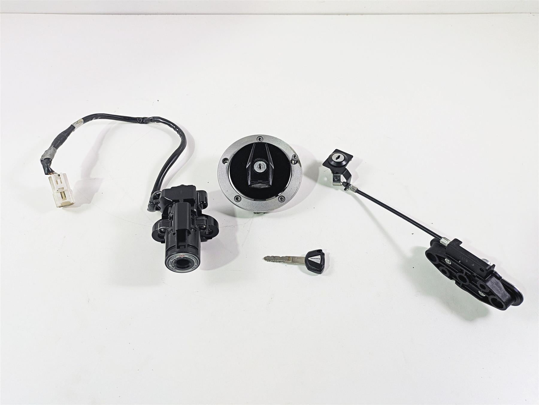 2016 Kawasaki ZX10R Ninja Ignition Switch Key Lock Tank Cap Set 27048-5104 {{ shop.shopifyCountryName }} - Mototech271