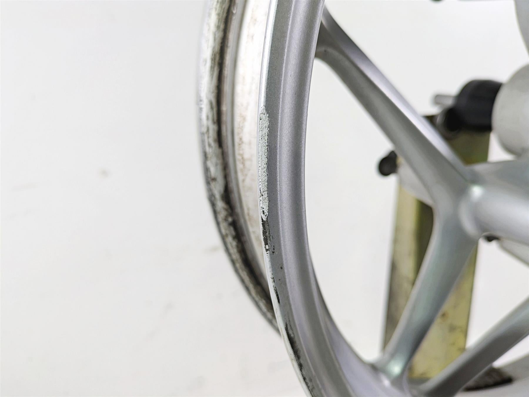 2009 BMW R1200RT K26 17x3.5 Front Wheel Rim - Runout 36317696159 {{ shop.shopifyCountryName }} - Mototech271