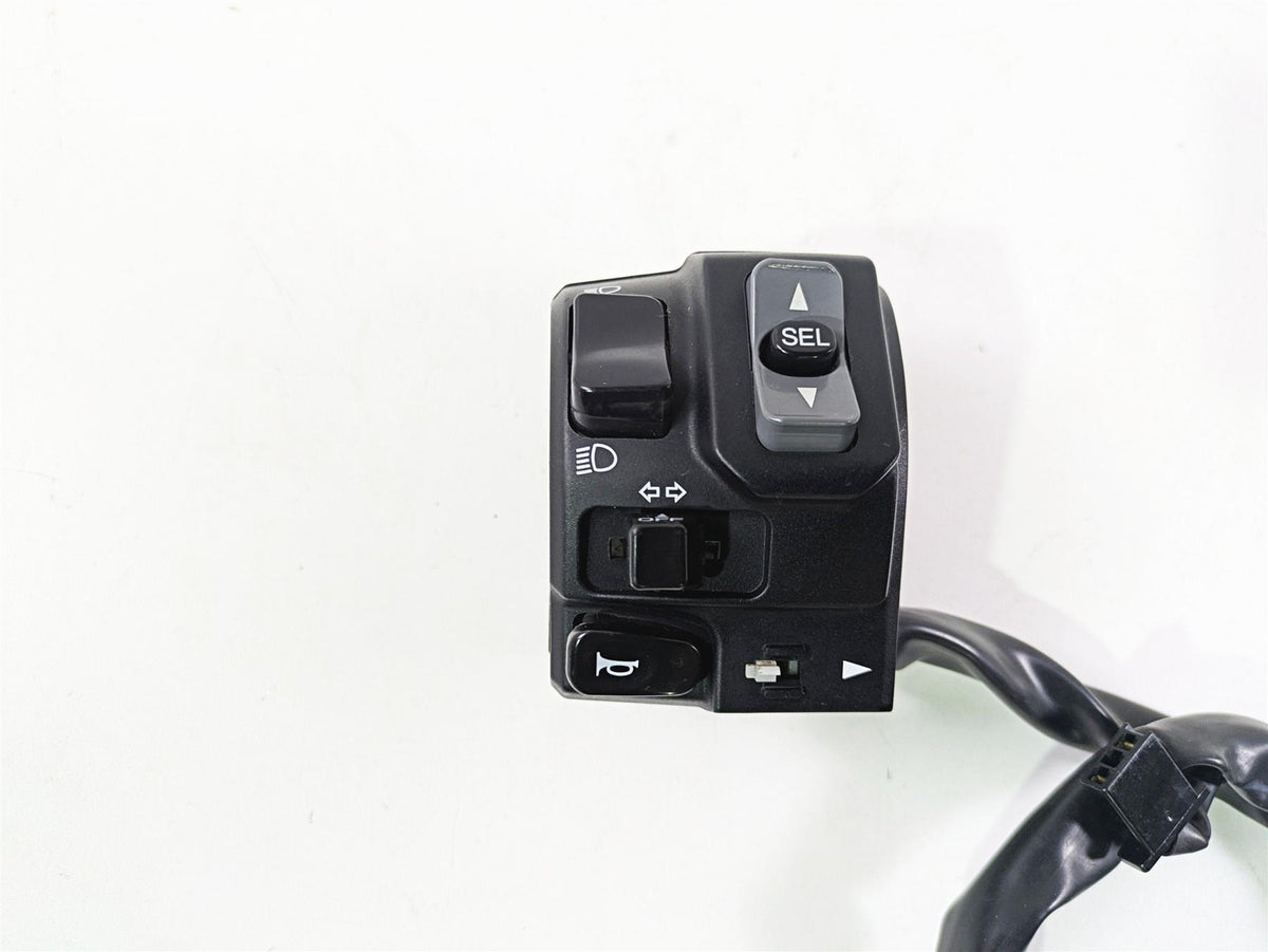 2020 Kawasaki Z900 ZR900 Left Blinker Hand Control Switch - Read 46091-0492 {{ shop.shopifyCountryName }} - Mototech271