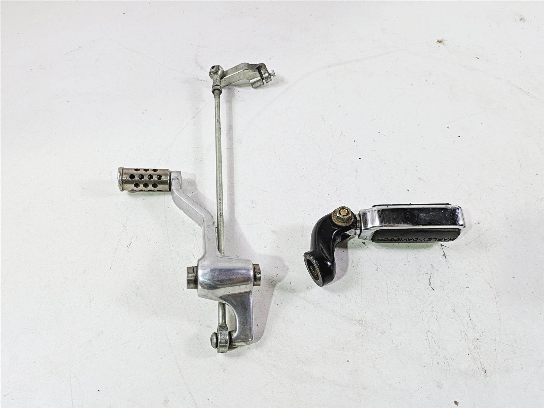 2013 Harley VRSCF Muscle Rod Left Front Footpeg & Shifter Parts 54046-12 {{ shop.shopifyCountryName }} - Mototech271