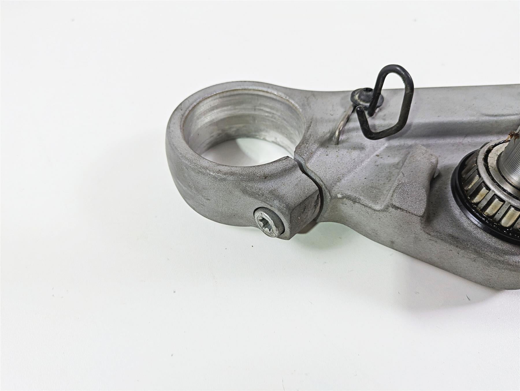 2009 Harley XR1200 Sportster Lower Triple Tree Steering Clamp 46050-08 {{ shop.shopifyCountryName }} - Mototech271