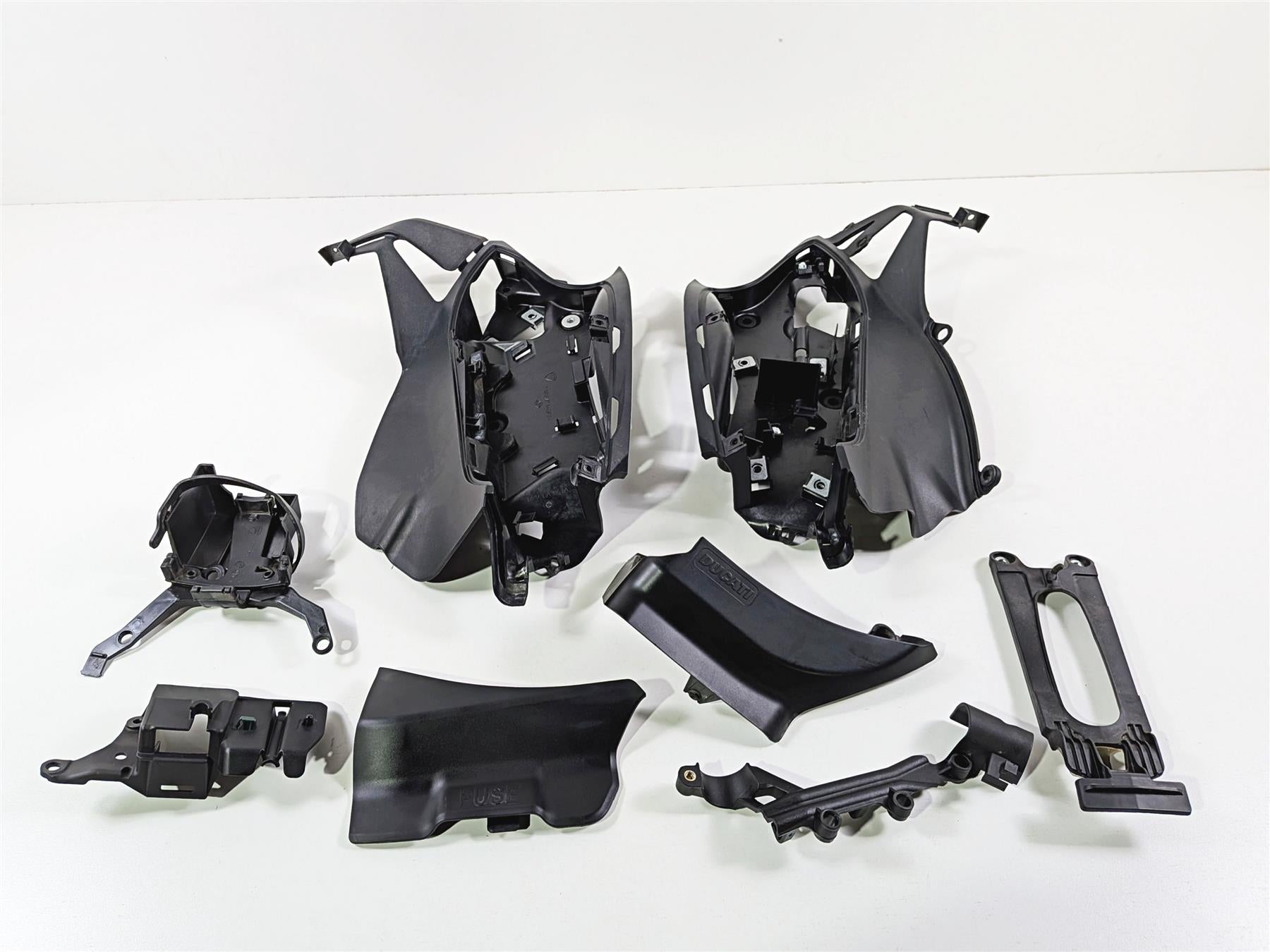 2019 Ducati 959 Panigale Rectifier Battery Carrier Cover Cowl Set 8291A371A {{ shop.shopifyCountryName }} - Mototech271