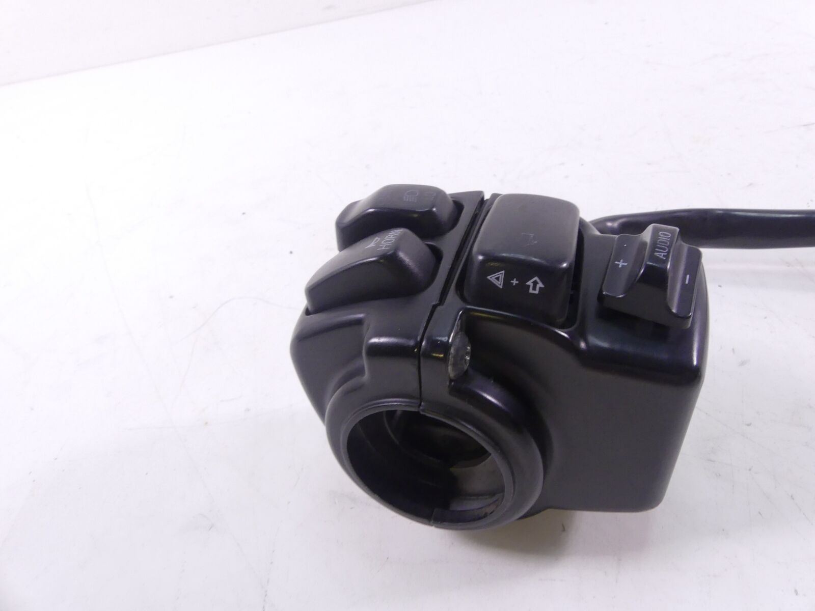 2000 Harley Touring FLHTCI Electra Glide Left Hand Control Switch Audio 71558-96 {{ shop.shopifyCountryName }} - Mototech271