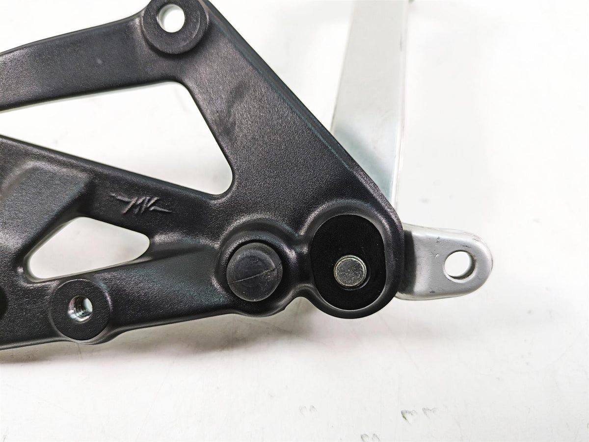 2017 Mv Agusta Dragster 800 Rear Brake Pedal & Mount Plate 8000B6262 B6596 {{ shop.shopifyCountryName }} - Mototech271