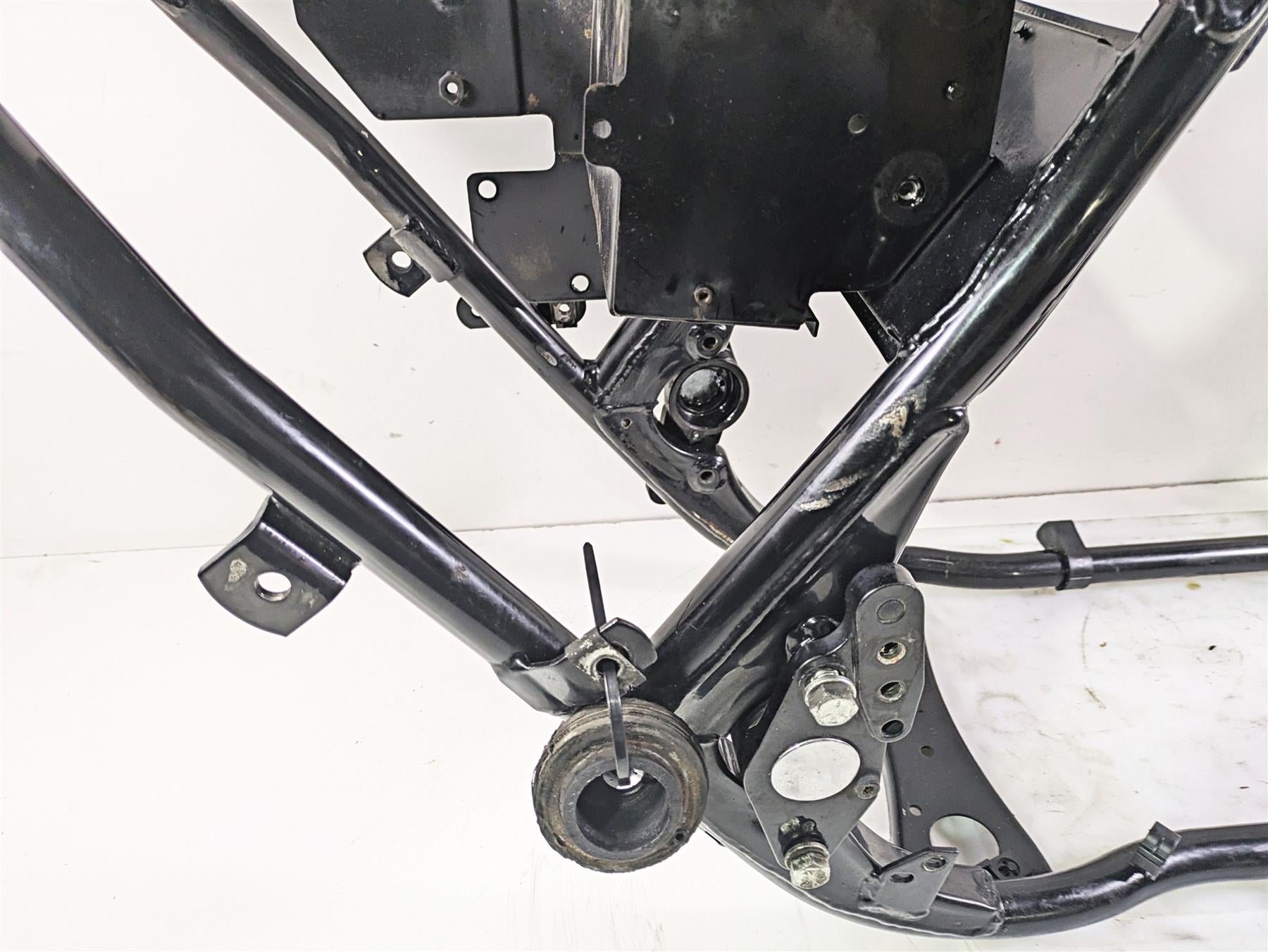 1996 Harley Touring FLHTCUI Electra Glide Straight Main Frame Chassis 47900-93B {{ shop.shopifyCountryName }} - Mototech271