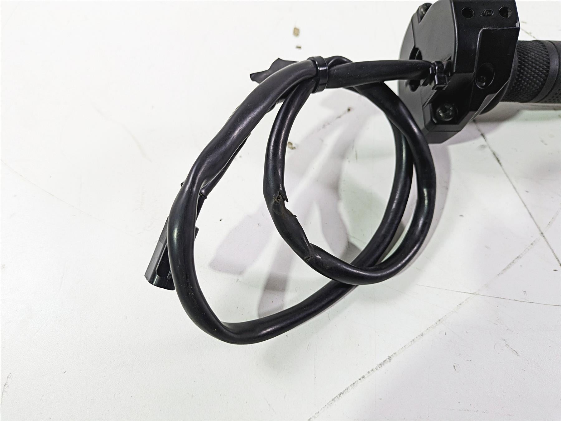 2019 Triumph Speed Triple RS 1050 Ride Fly By Wire Throttle Grip T2042226 {{ shop.shopifyCountryName }} - Mototech271