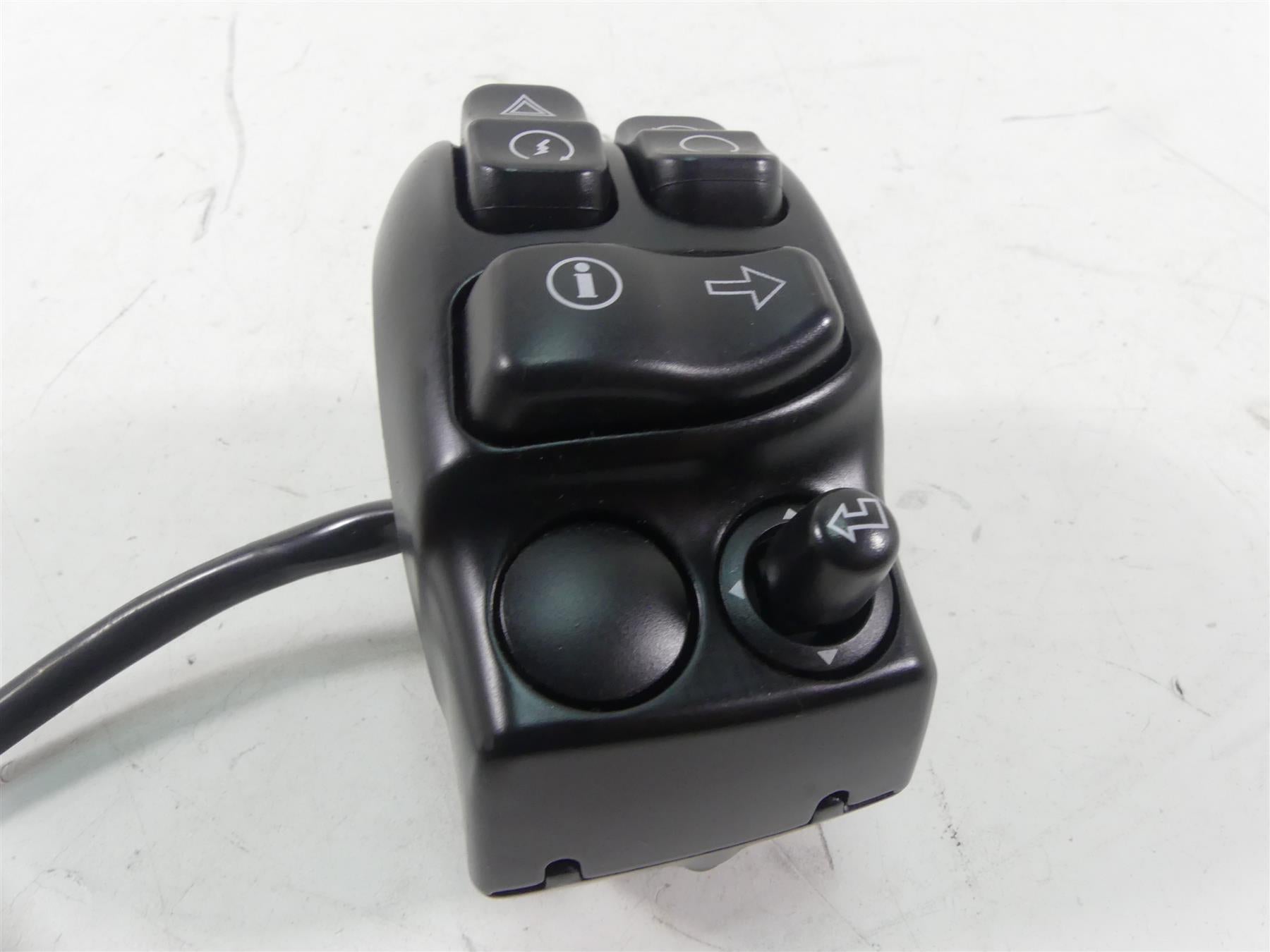 2014 Harley Touring FLHX Street Glide Nice Right Hand Control Switch 71500129 {{ shop.shopifyCountryName }} - Mototech271