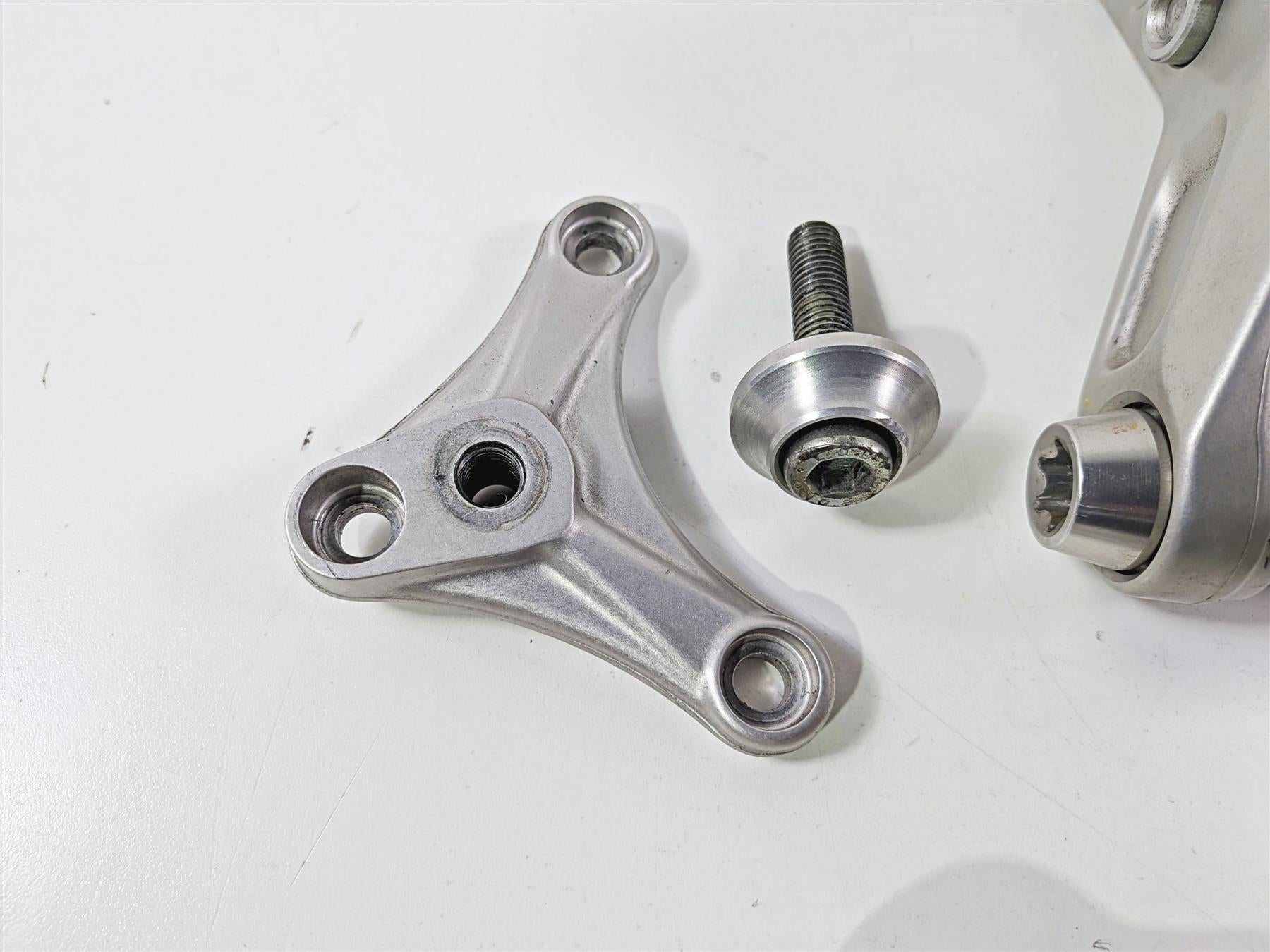 2017 Ducati Panigale 1299 Rear Shock Linkage Dogbone Rocker Arm Set 37211171BA-Mototech271