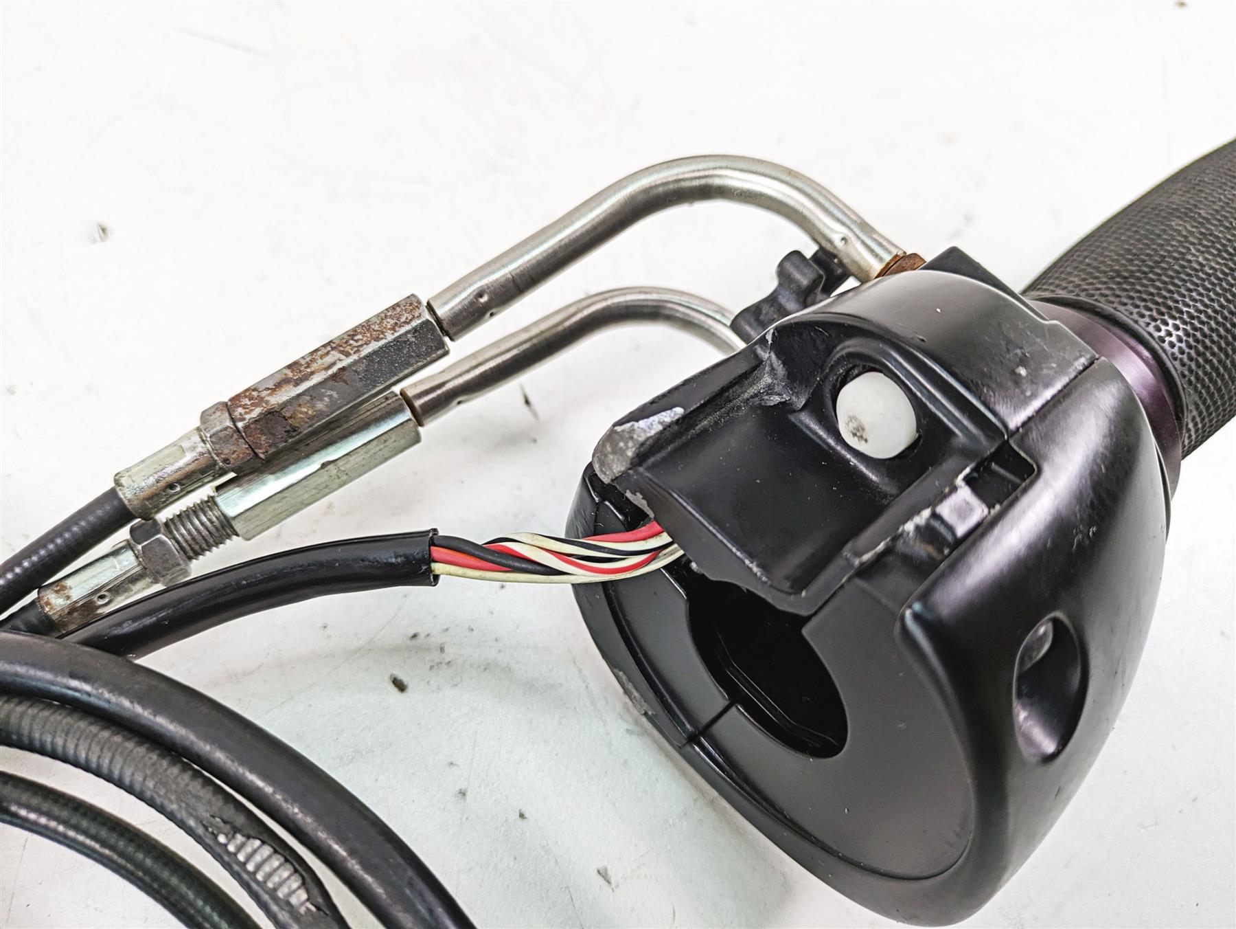 2013 Harley Softail FLSTC Heritage Classic Right Hand Control Switch 72948-12 {{ shop.shopifyCountryName }} - Mototech271