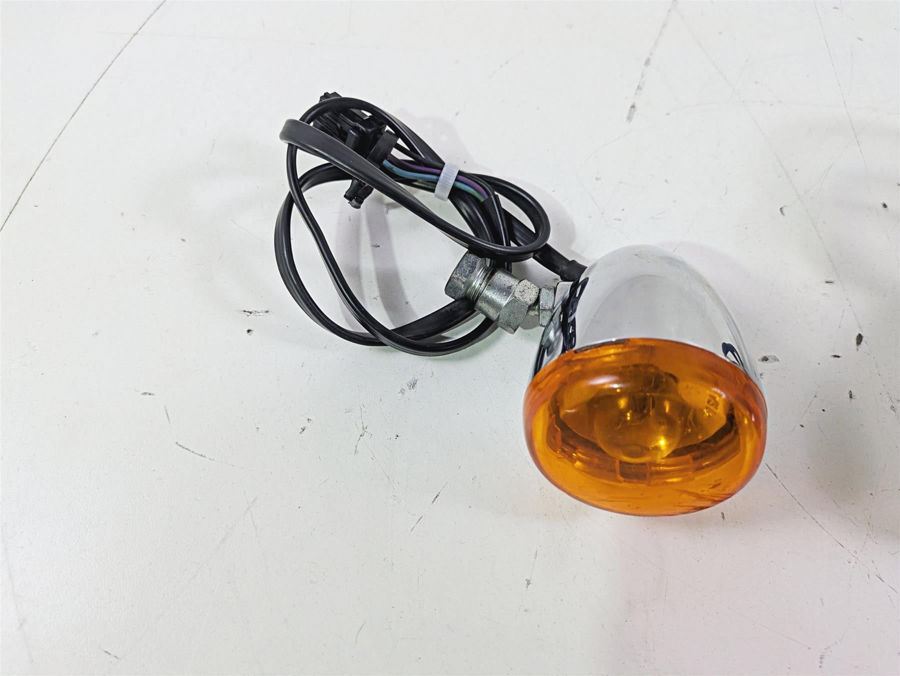2011 Harley FXDC Dyna Super Glide Front Blinker Turn Signal Set 68972-00 {{ shop.shopifyCountryName }} - Mototech271