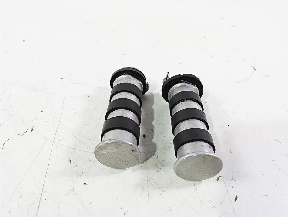 2001 Honda VT1100 Shadow Sabre Rear Passenger Foot Peg Rest Set 50715-MBA-020 {{ shop.shopifyCountryName }} - Mototech271