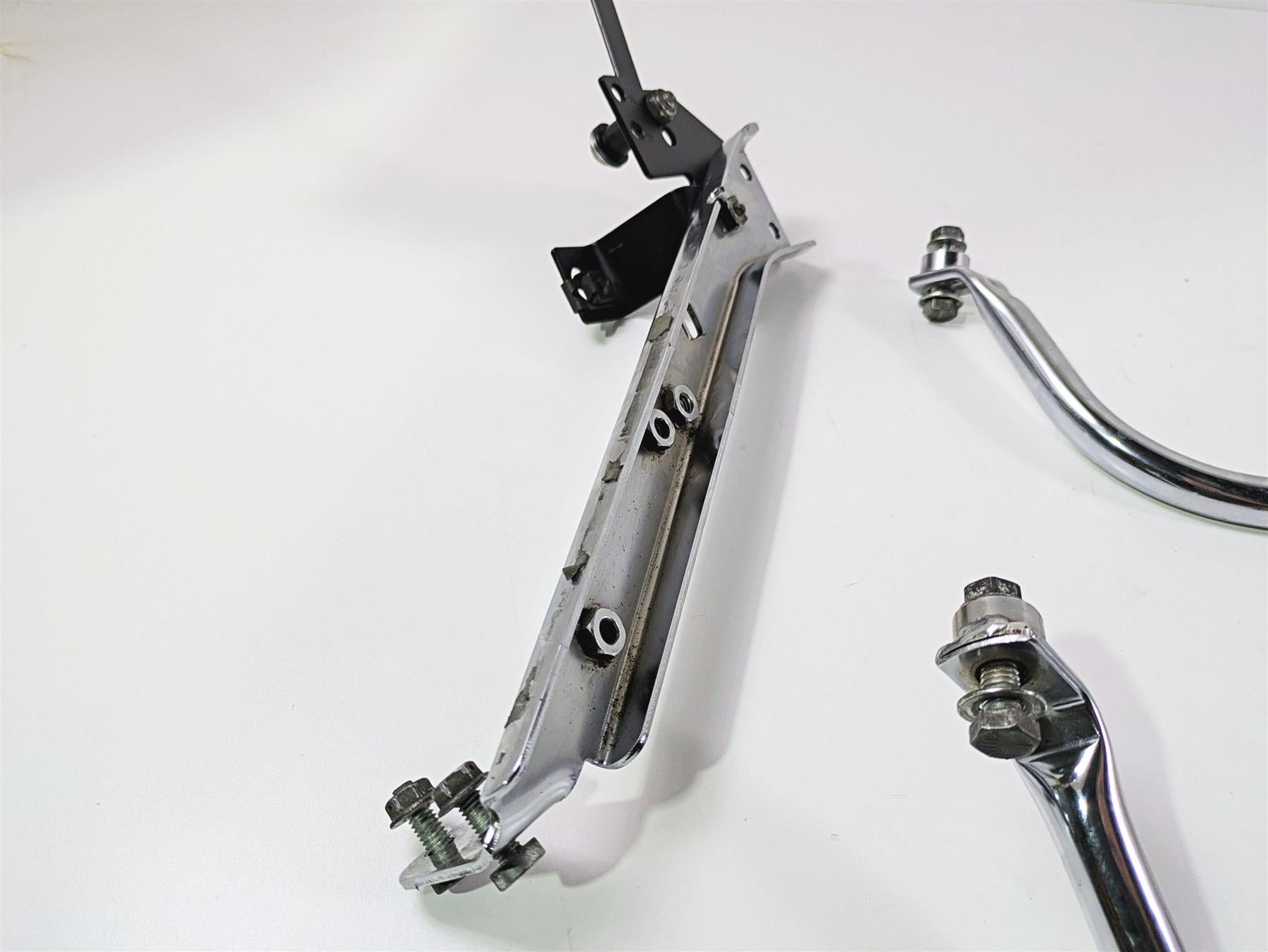 2007 Harley Touring FLHRSE CVO Road King Saddlebag Guards Rail Set 91069-07 {{ shop.shopifyCountryName }} - Mototech271