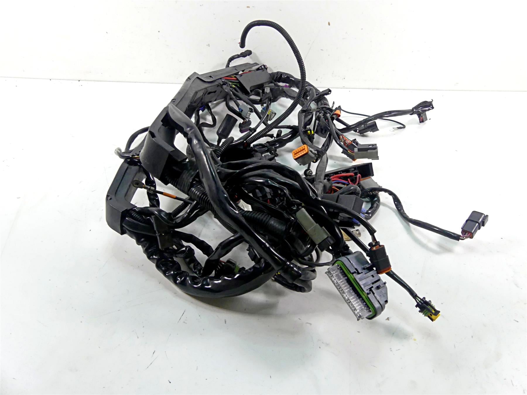 2006 Harley Touring FLHTCU SE E-Glide Main Wiring Harness Loom 70992-06 {{ shop.shopifyCountryName }} - Mototech271