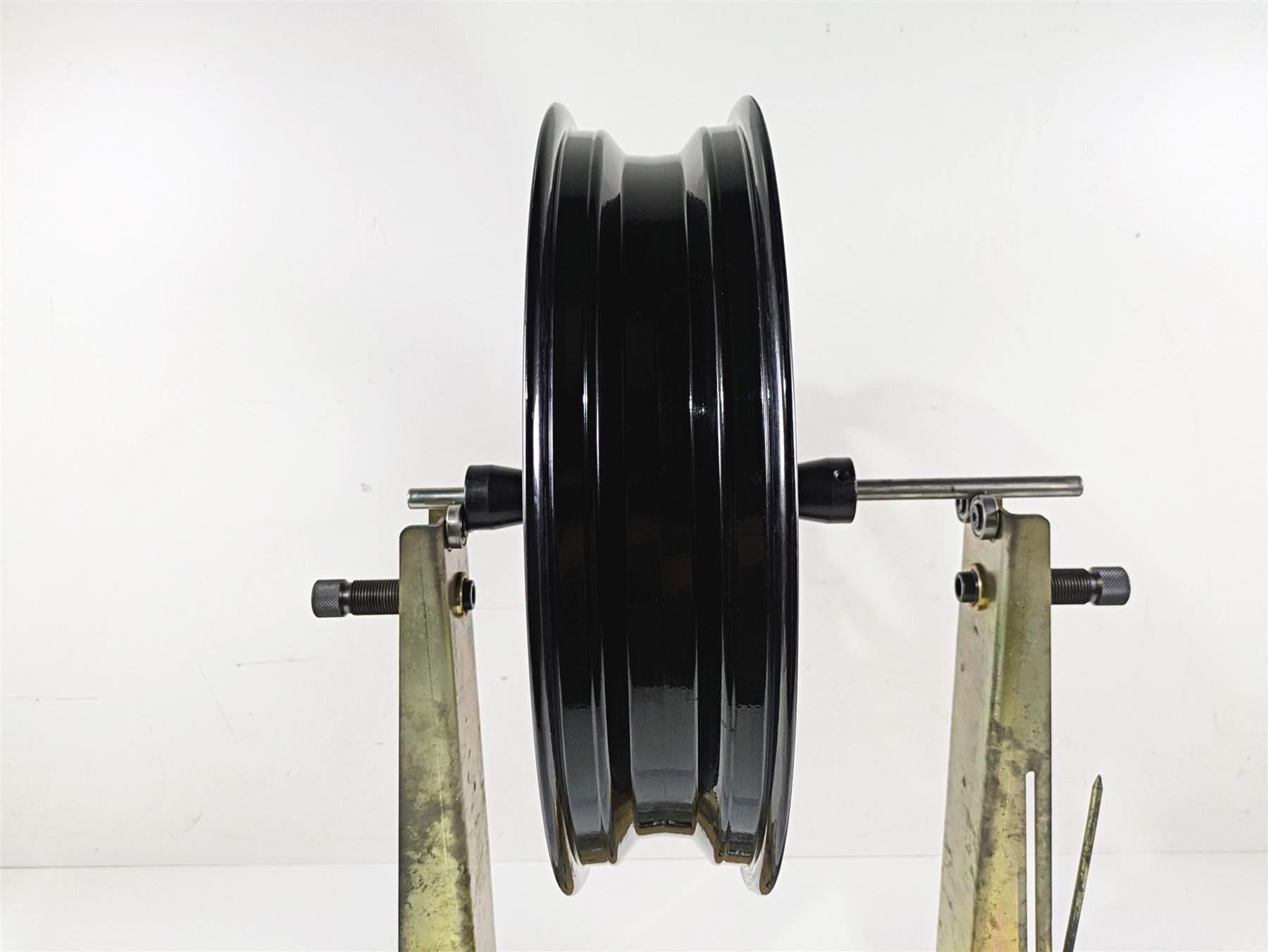 2010 Ducati Streetfighter 1098 S 17x3.5 Front Wheel Cast - Runout 50121151AF {{ shop.shopifyCountryName }} - Mototech271