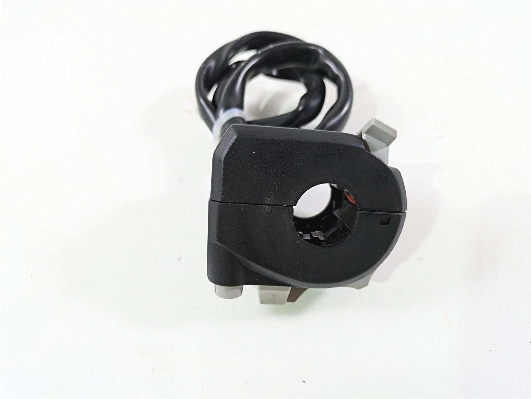 2019 Ducati Supersport 939 S Left Hand Turn Signal Control Switch 65110241C {{ shop.shopifyCountryName }} - Mototech271
