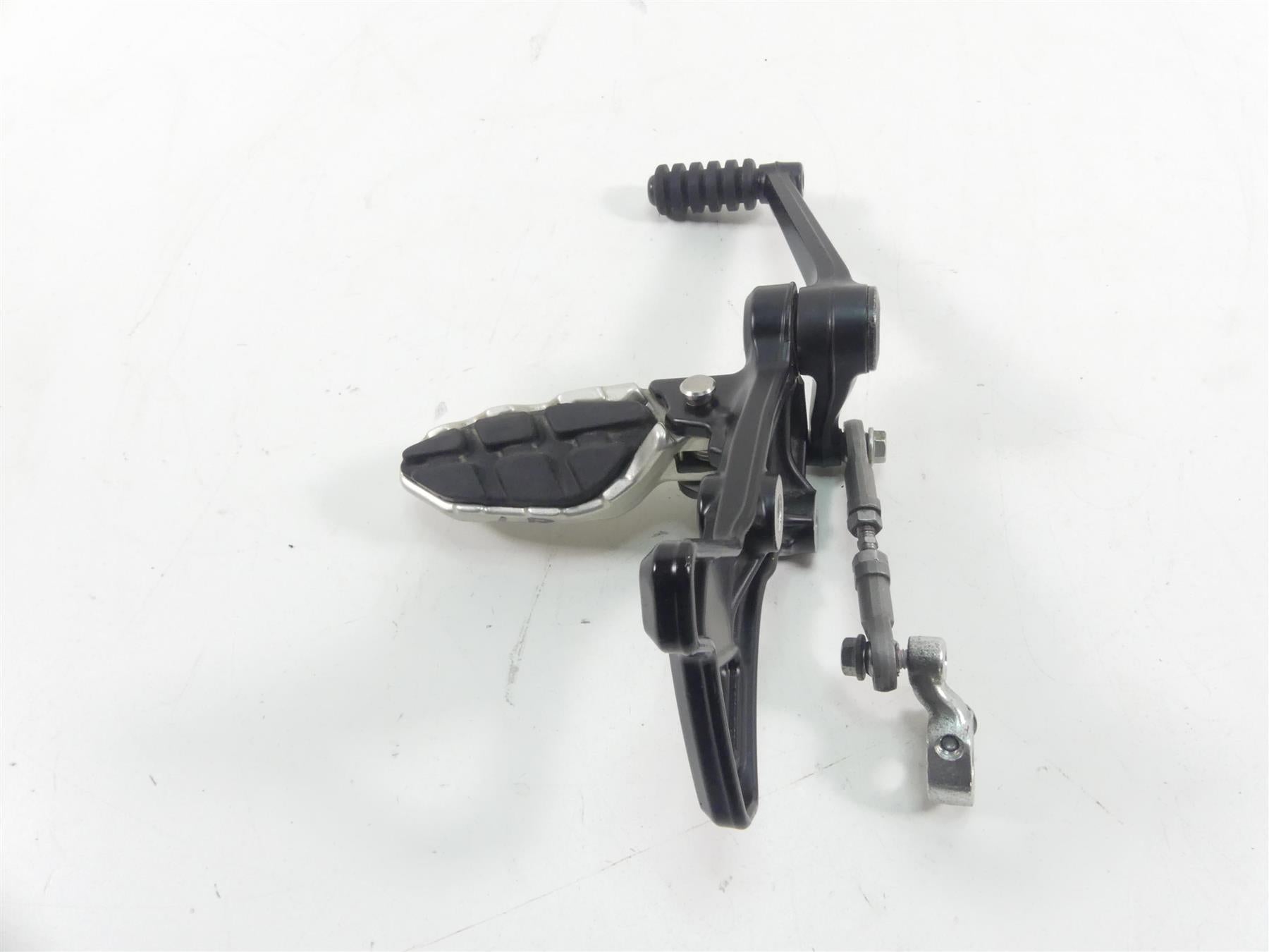 2022 Indian FTR1200 S Left Foot Peg & Shifter Lever Set 1025612 5143343 5143353 {{ shop.shopifyCountryName }} - Mototech271