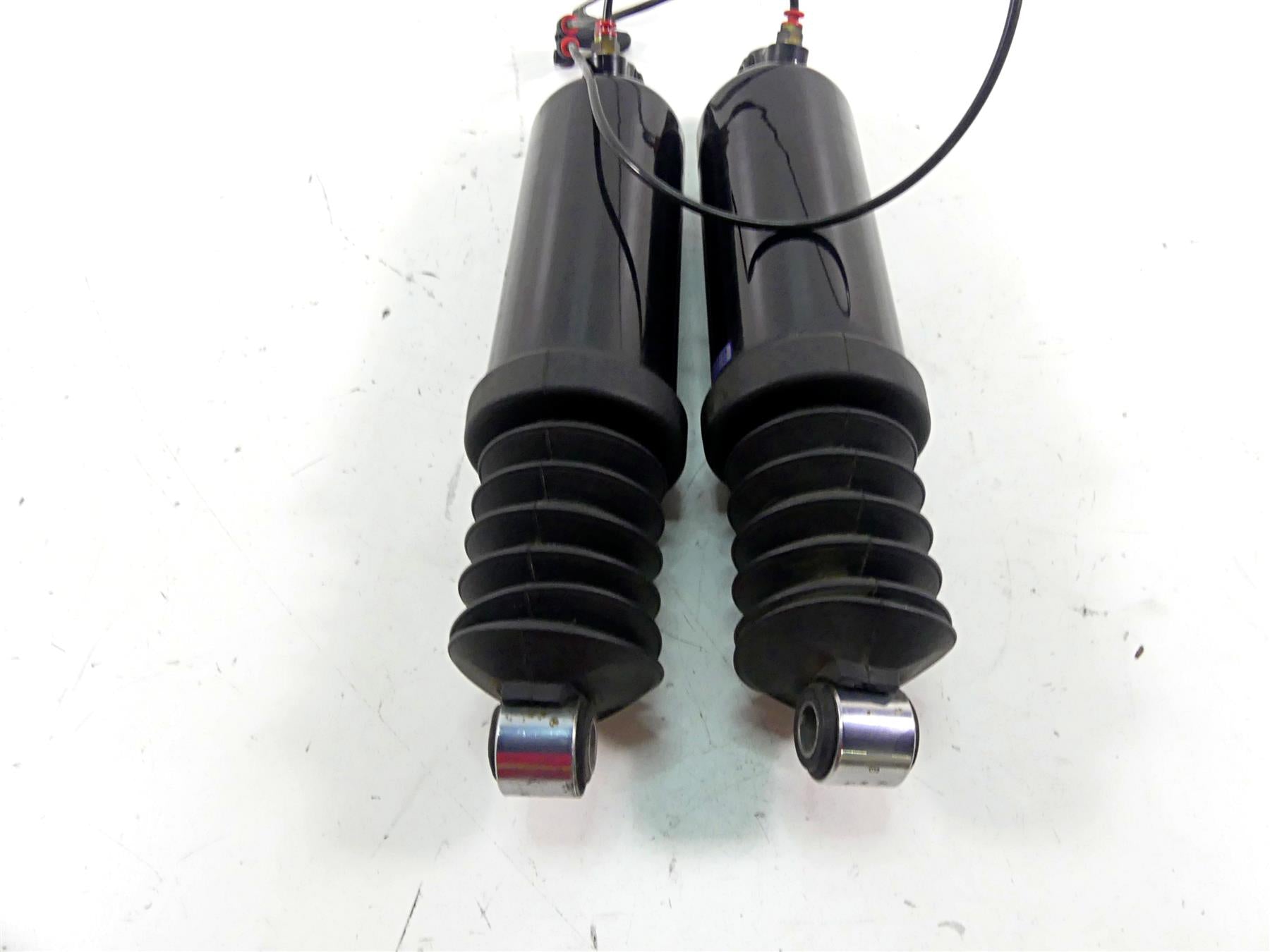 2011 Harley Touring FLTRX Road Glide Rear 12" Air Ride Shock Set 54662-09 {{ shop.shopifyCountryName }} - Mototech271