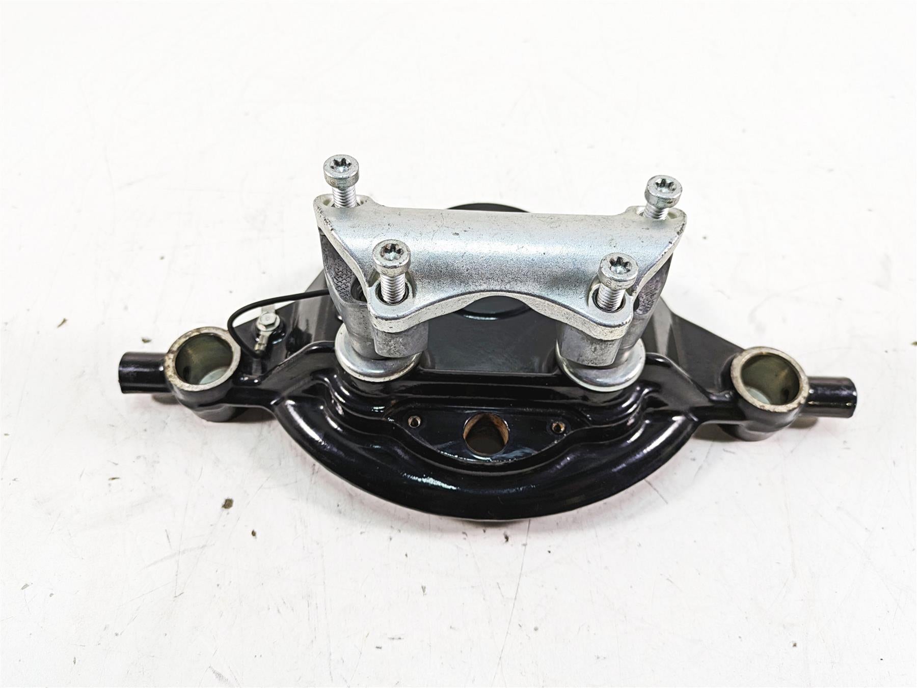 2013 Harley Touring FLHX Street Glide Upper Triple Tree Riser Set 45435-10 {{ shop.shopifyCountryName }} - Mototech271