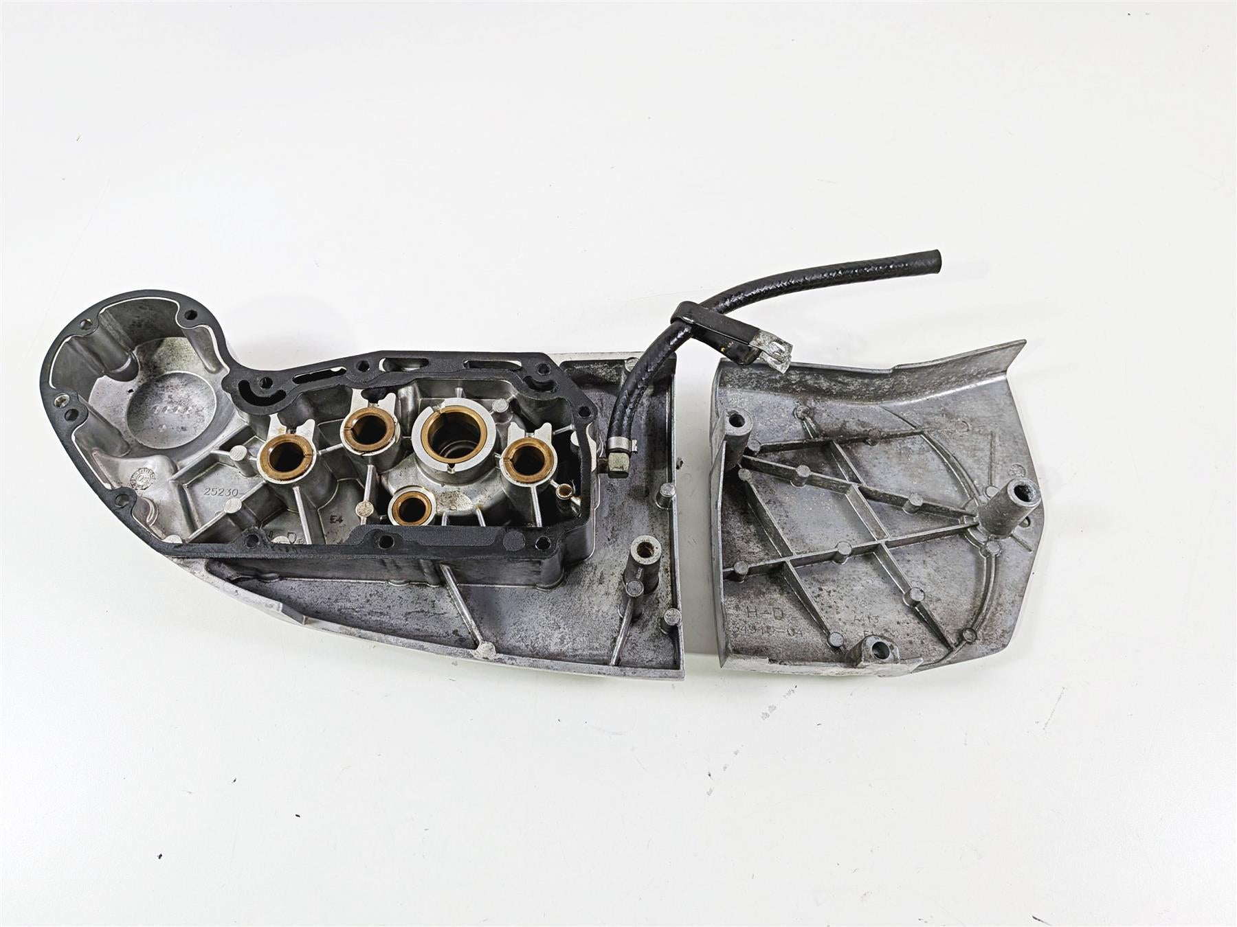 2006 Harley Sportster XL883 Low Cam Shaft Engine Side Cover Holder 25230-04 {{ shop.shopifyCountryName }} - Mototech271